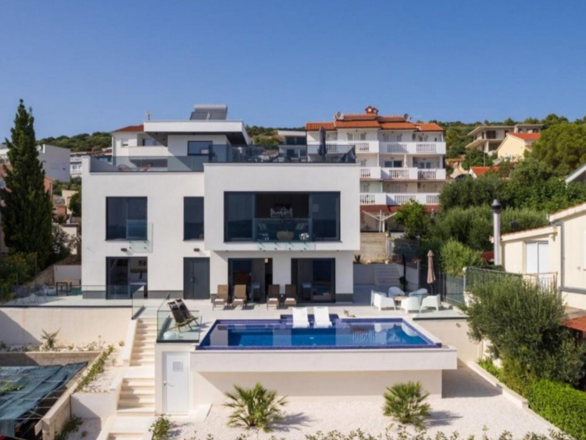 Vakantiehuis met privé zwembad in Trogir/Okrug Donji (Kroatië) voor 9 personen