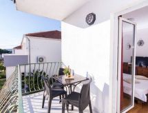 Studioappartement Esthera 2 mit Balkon in Strandnähe