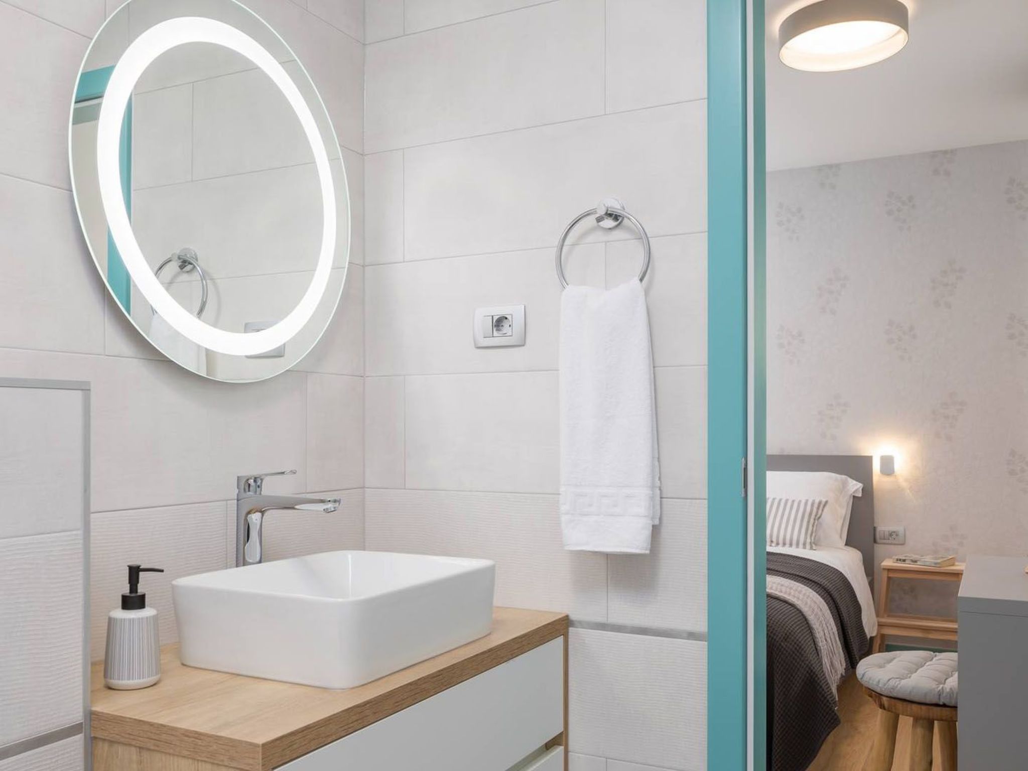 Moderne Ferienvilla Prima Vista-Image-tags.info