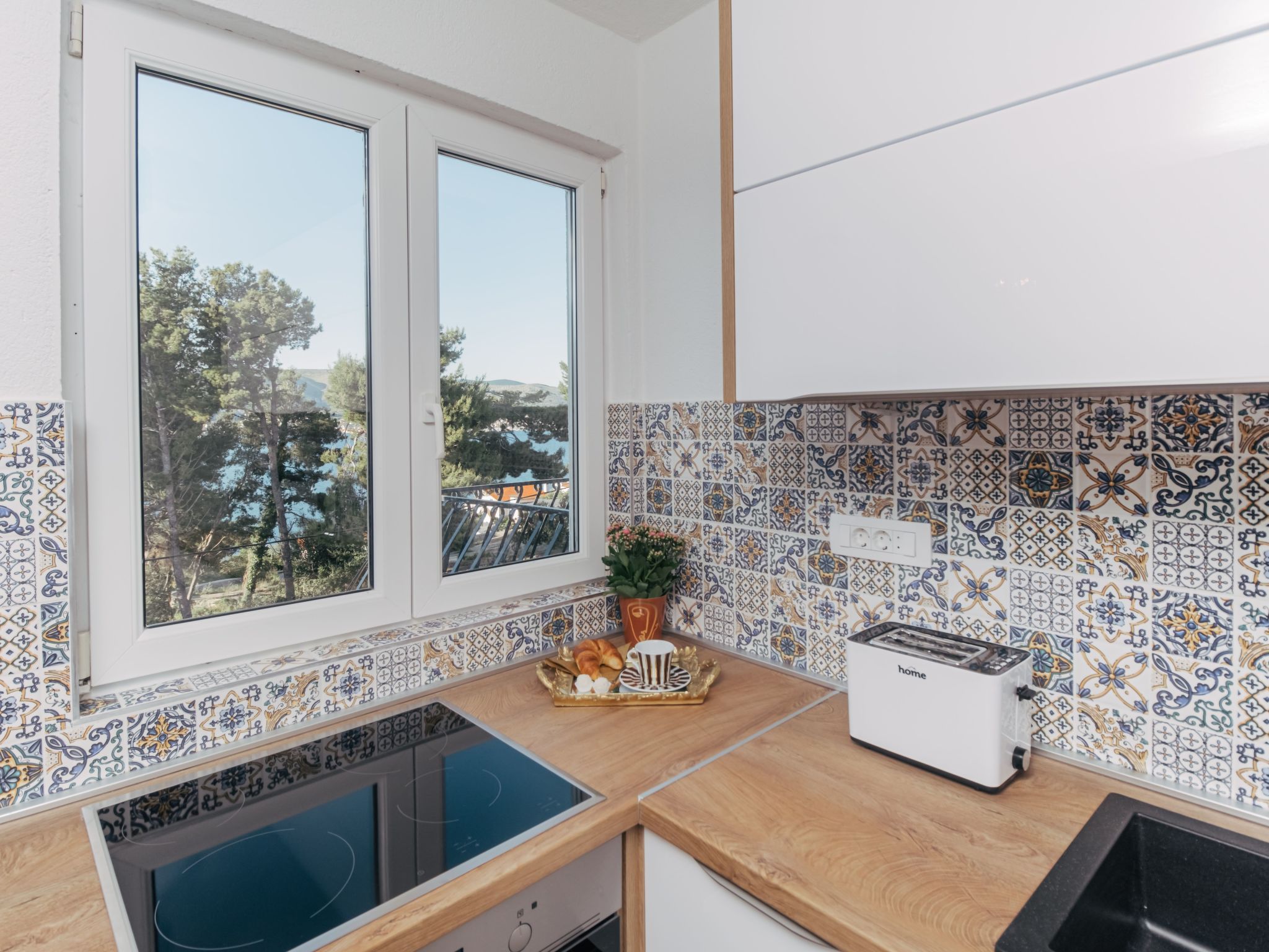 Wohnung "Esthera 6" mit Blick auf das Wasser-Drinnen