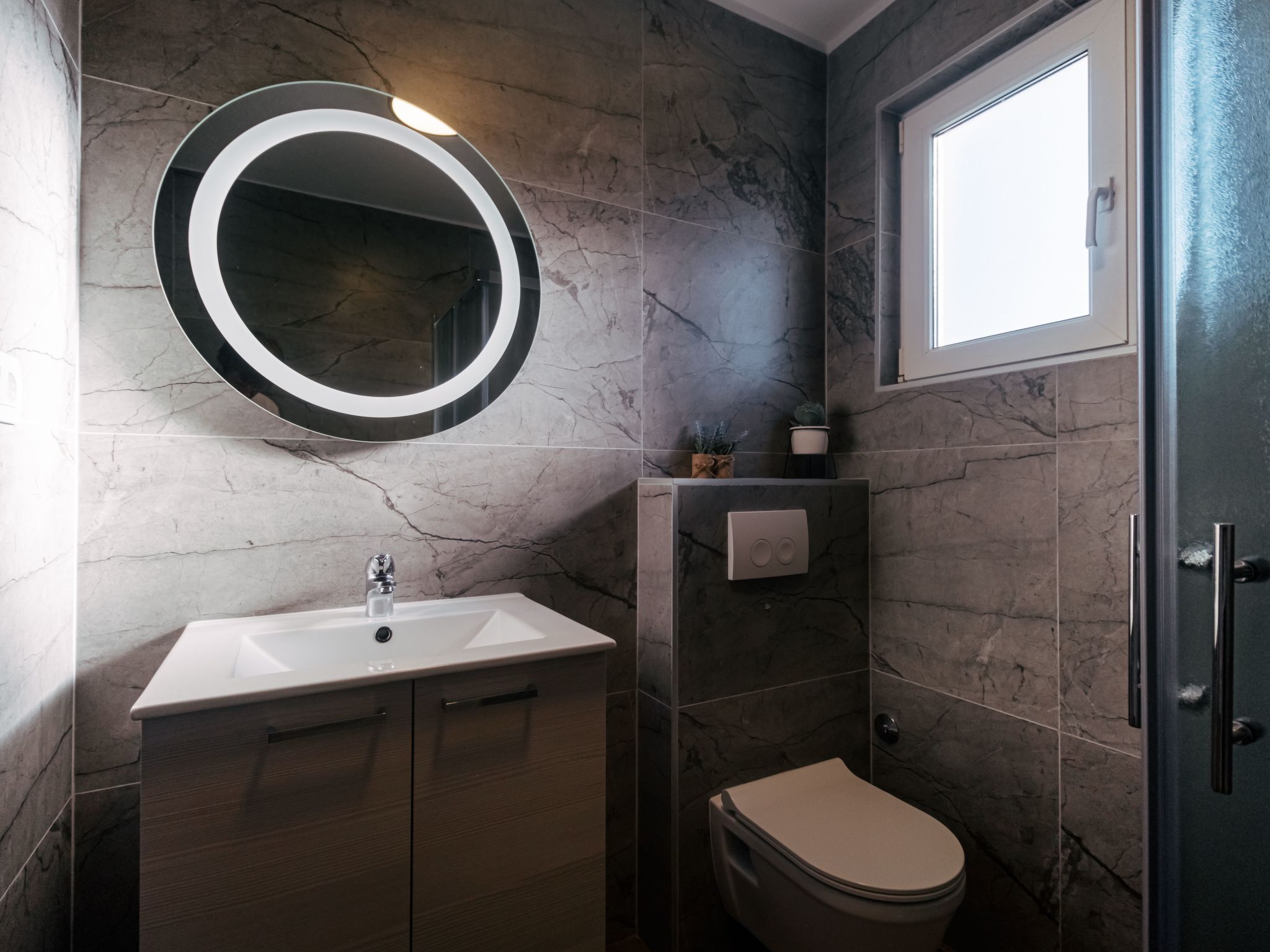 Wohnung "Esthera 6" mit Blick auf das Wasser-Drinnen