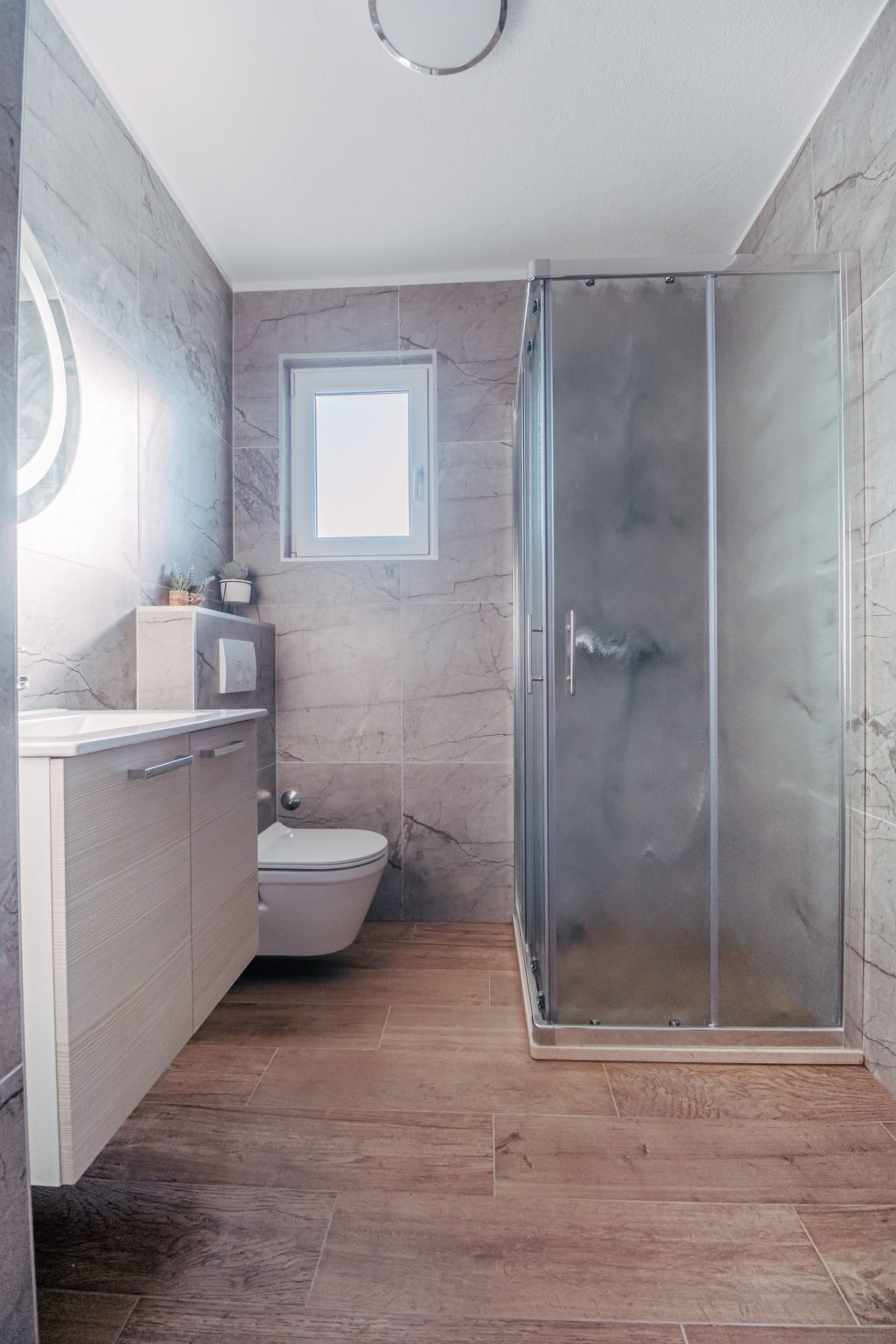 Wohnung "Esthera 6" mit Blick auf das Wasser-Drinnen