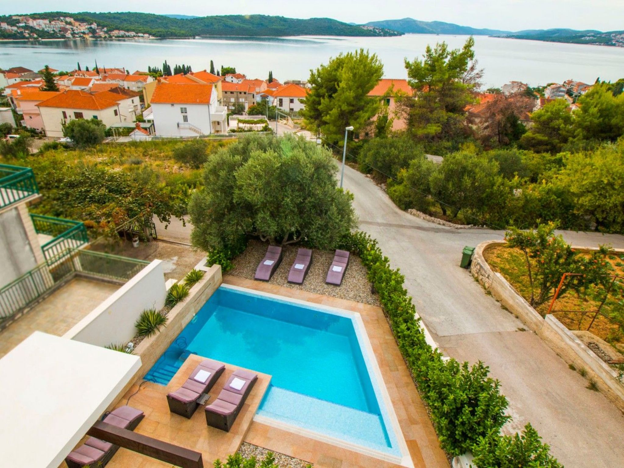 Vakantiehuis met omheinde tuin in Trogir/Okrug Donji (Kroatië) 1 hond is welkom