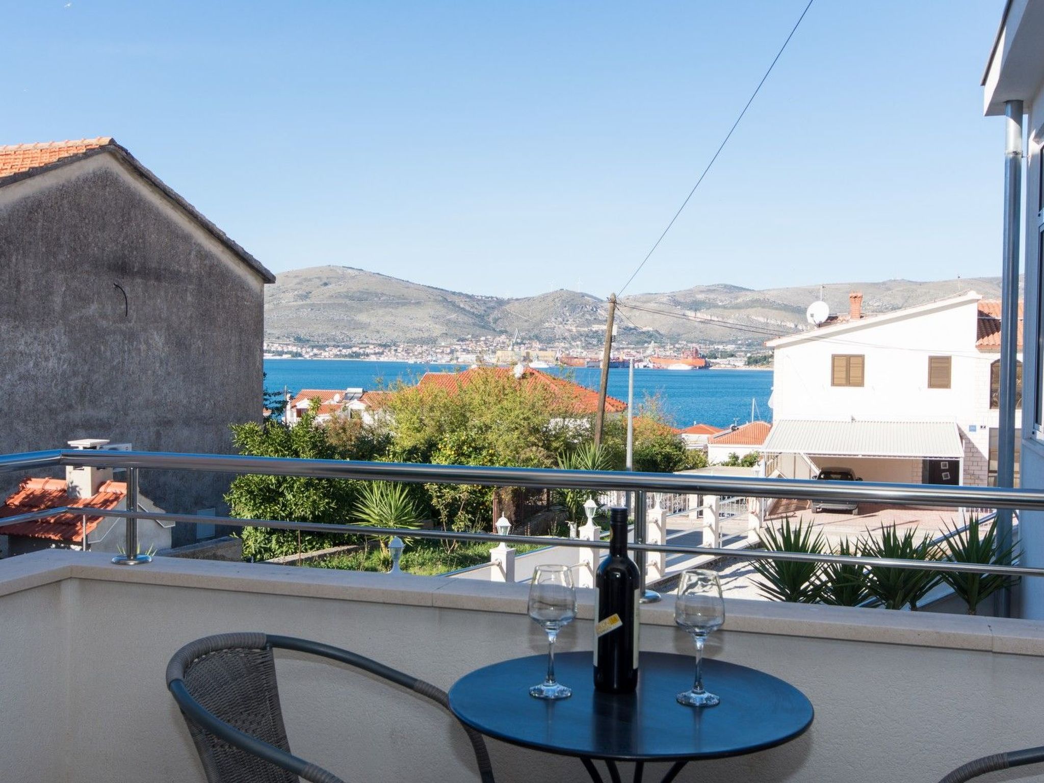 Atelierwohnung Vivid Colors — view 1 of 11