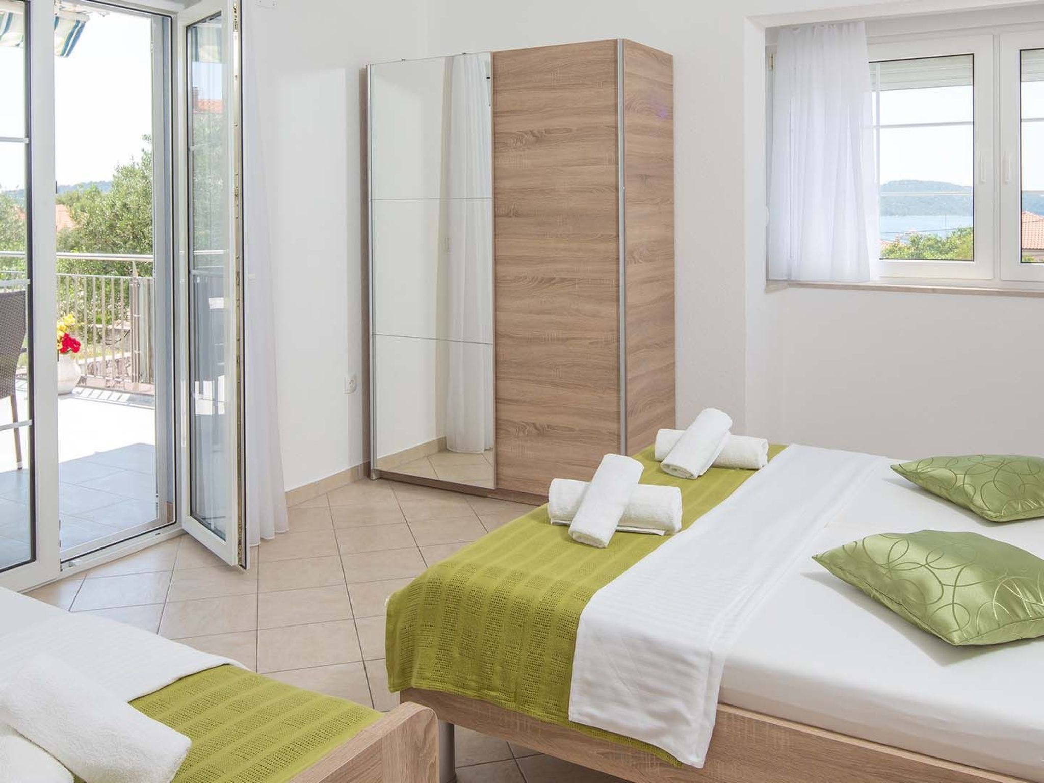 Wohnung in Okrug Gornji mit Garten und Grill-Drinnen