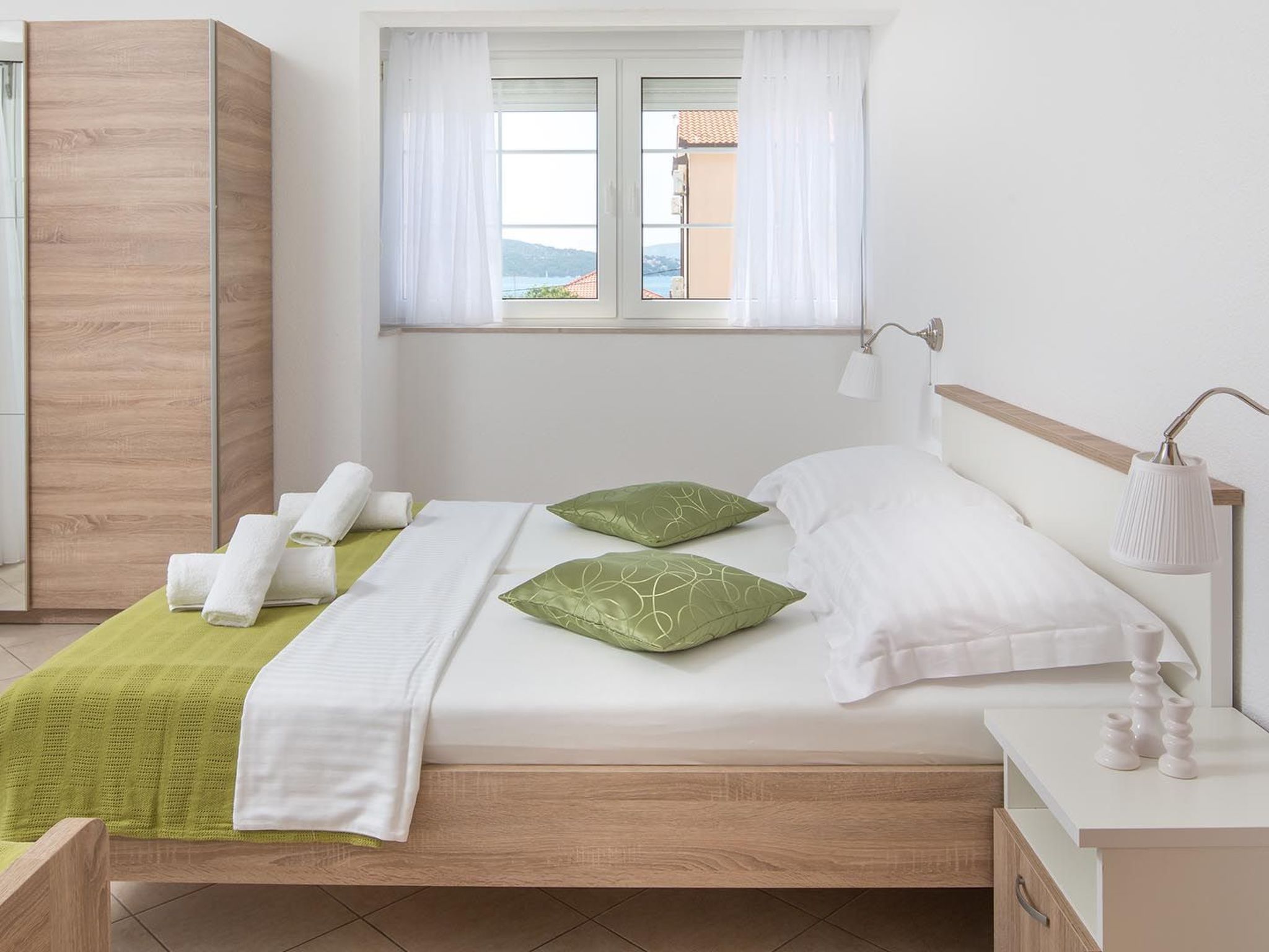 Wohnung in Okrug Gornji mit Garten und Grill-Drinnen