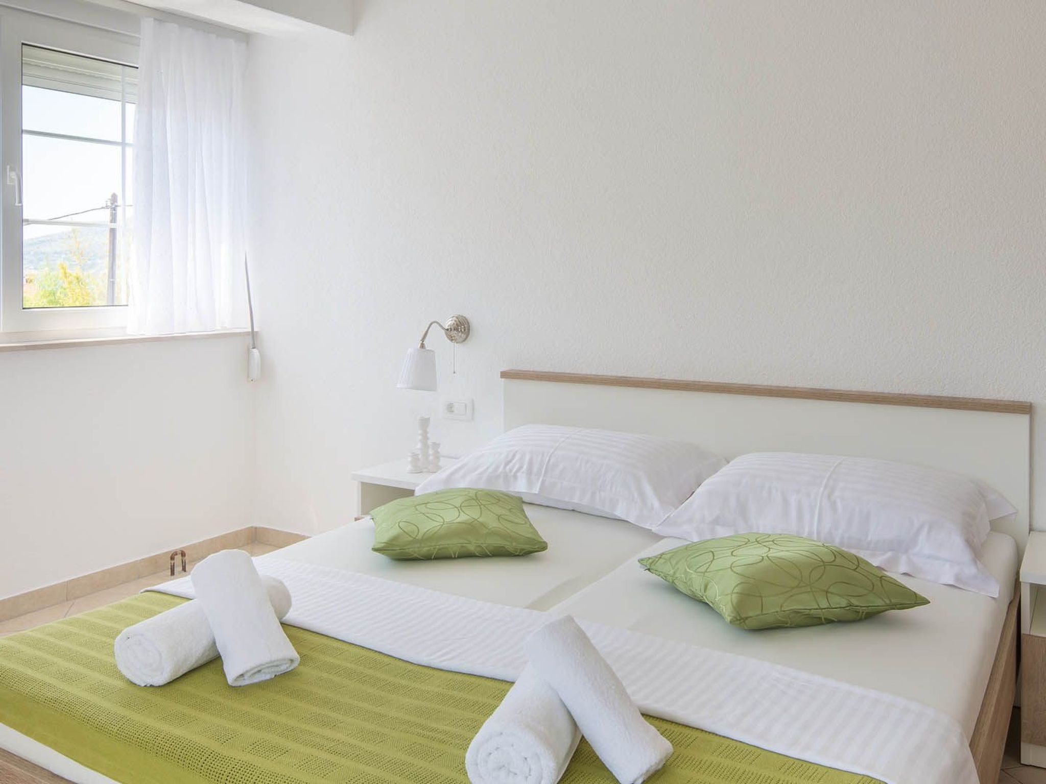 Wohnung in Okrug Gornji mit Garten und Grill-Drinnen