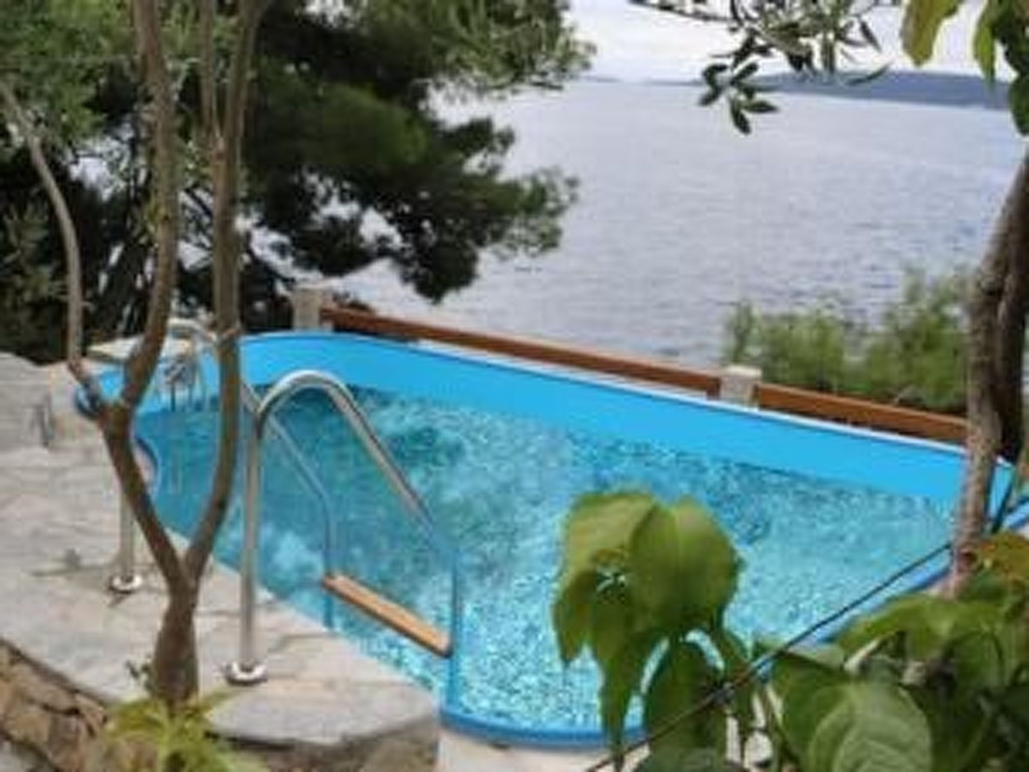 In Okrug Donji mit privatem Parkplatz-Dehors