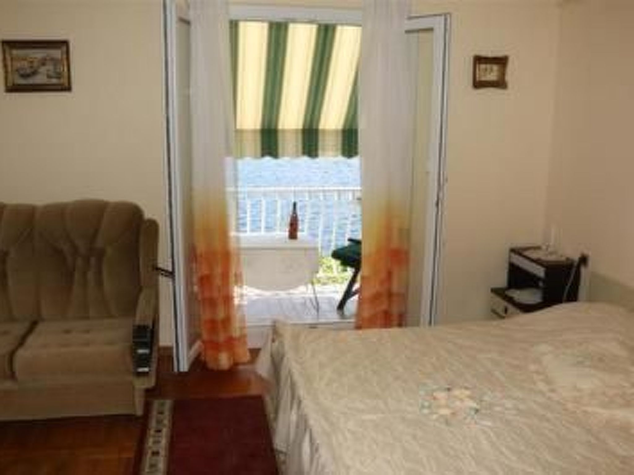 In Okrug Donji mit privatem Parkplatz-Dedans