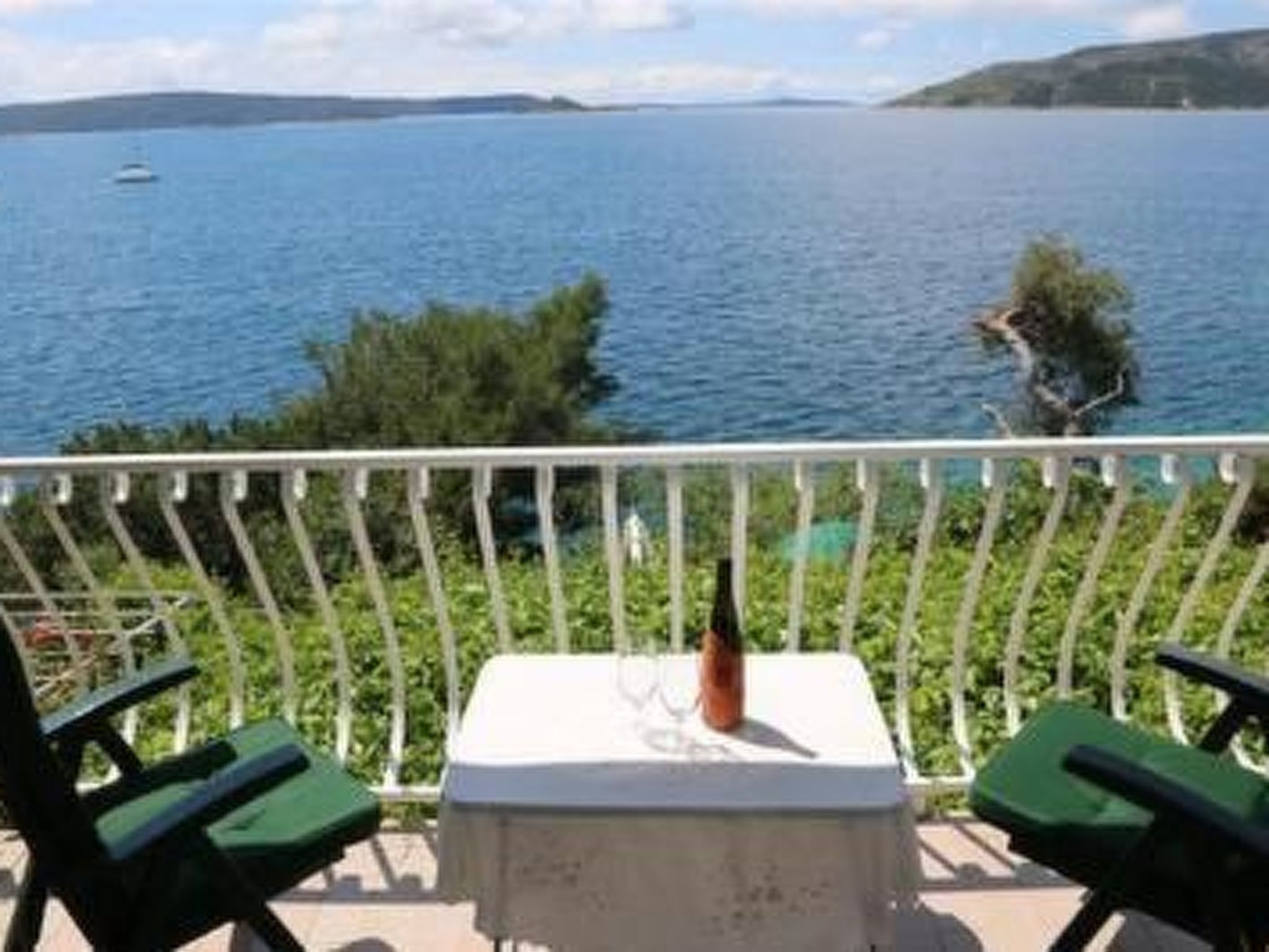 In Okrug Donji mit privatem Parkplatz-Dehors