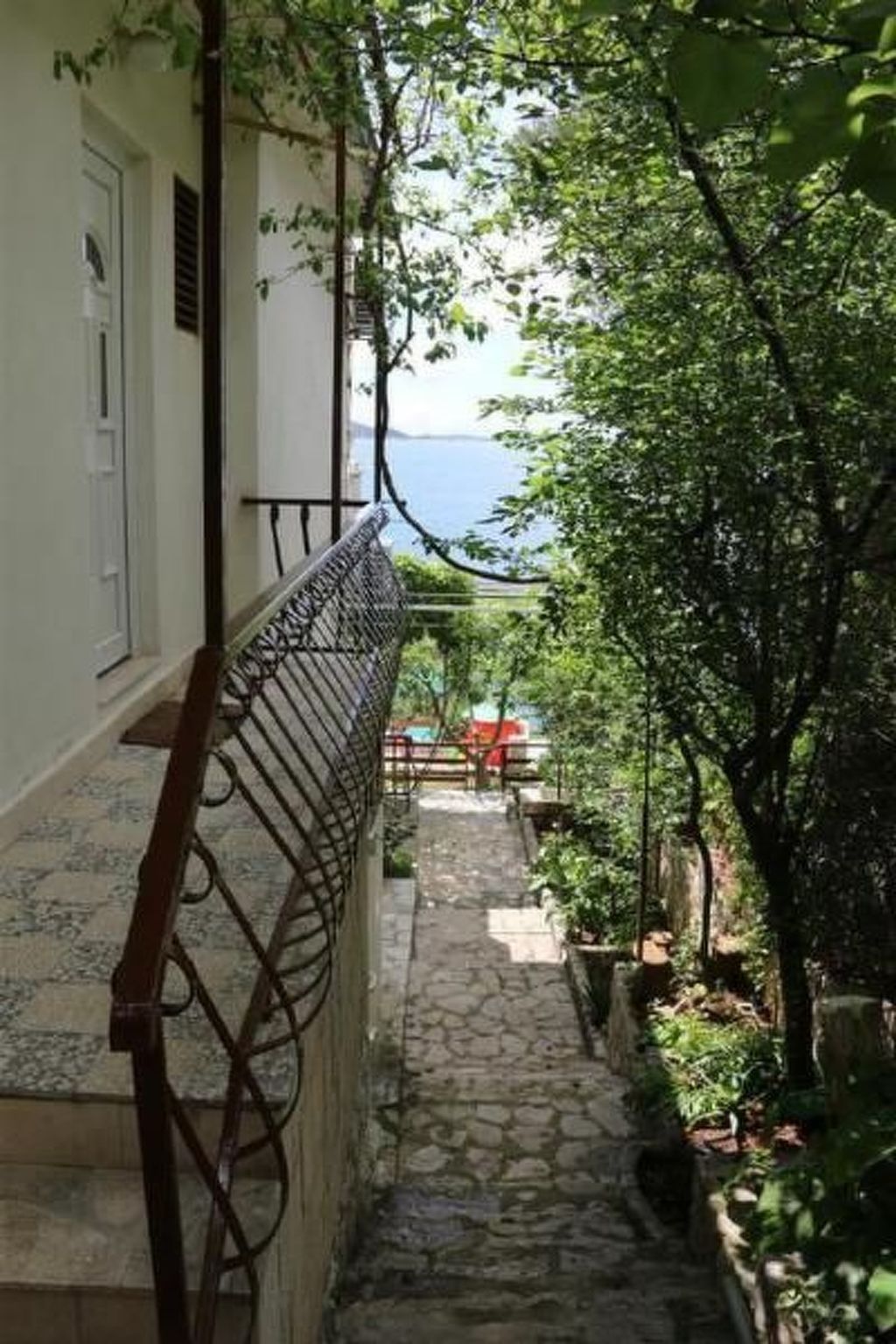 In Okrug Donji mit privatem Parkplatz-Dehors