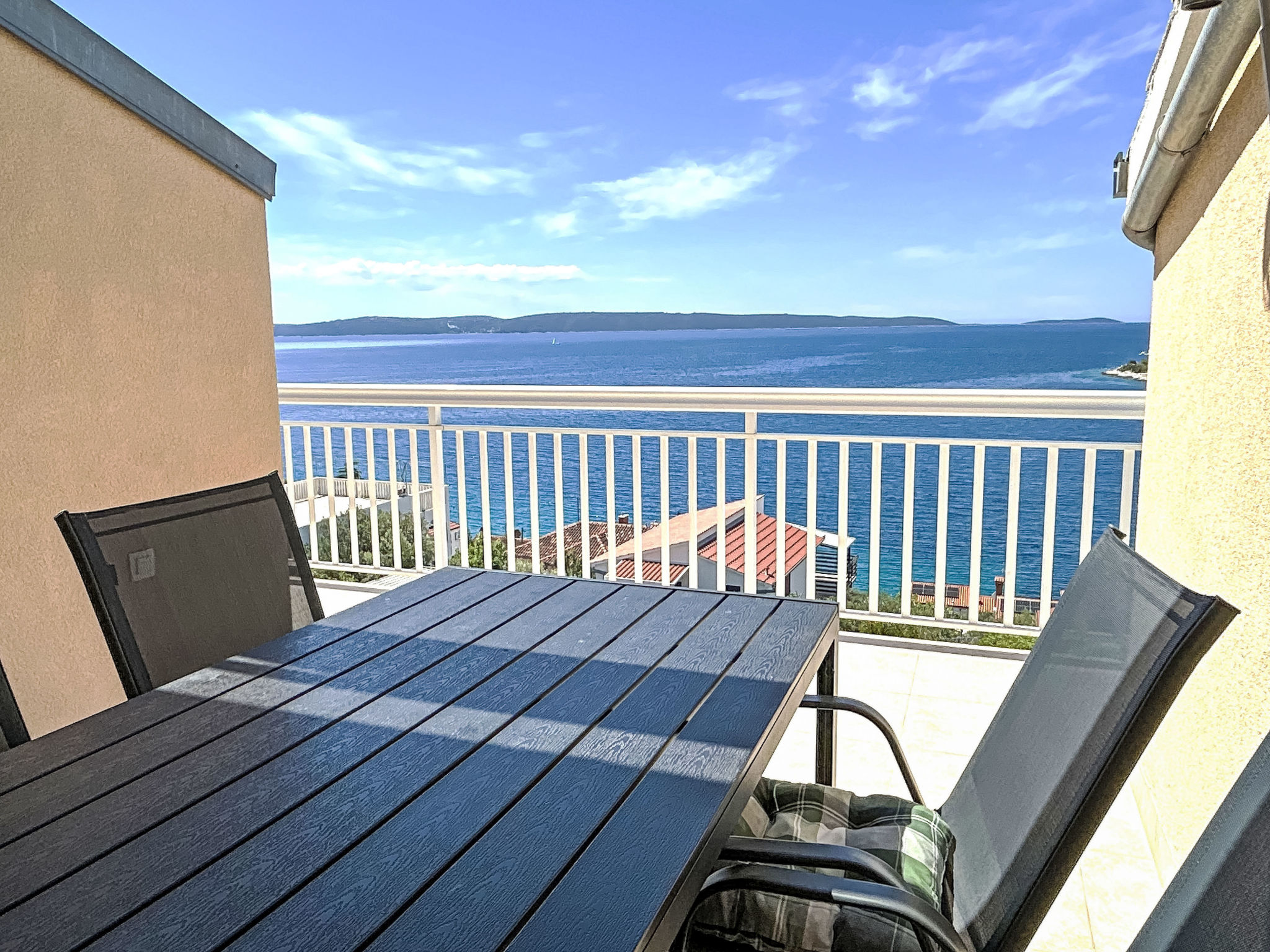 Beheizter Infinity-Pool, Wohnung mit Meerblick3 - Buiten