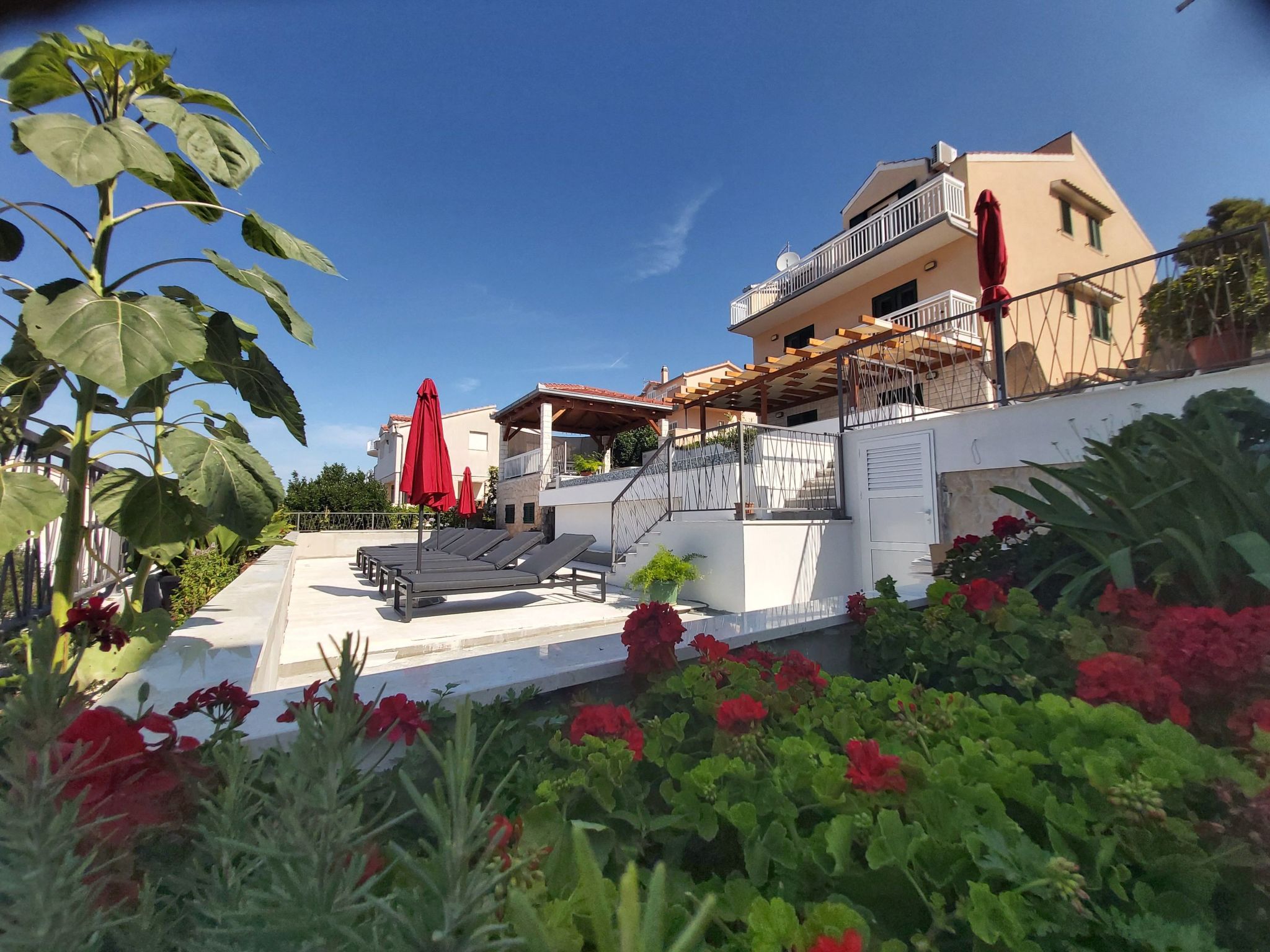 Beheizter Infinity-Pool, Appartement mit Meerblick 2