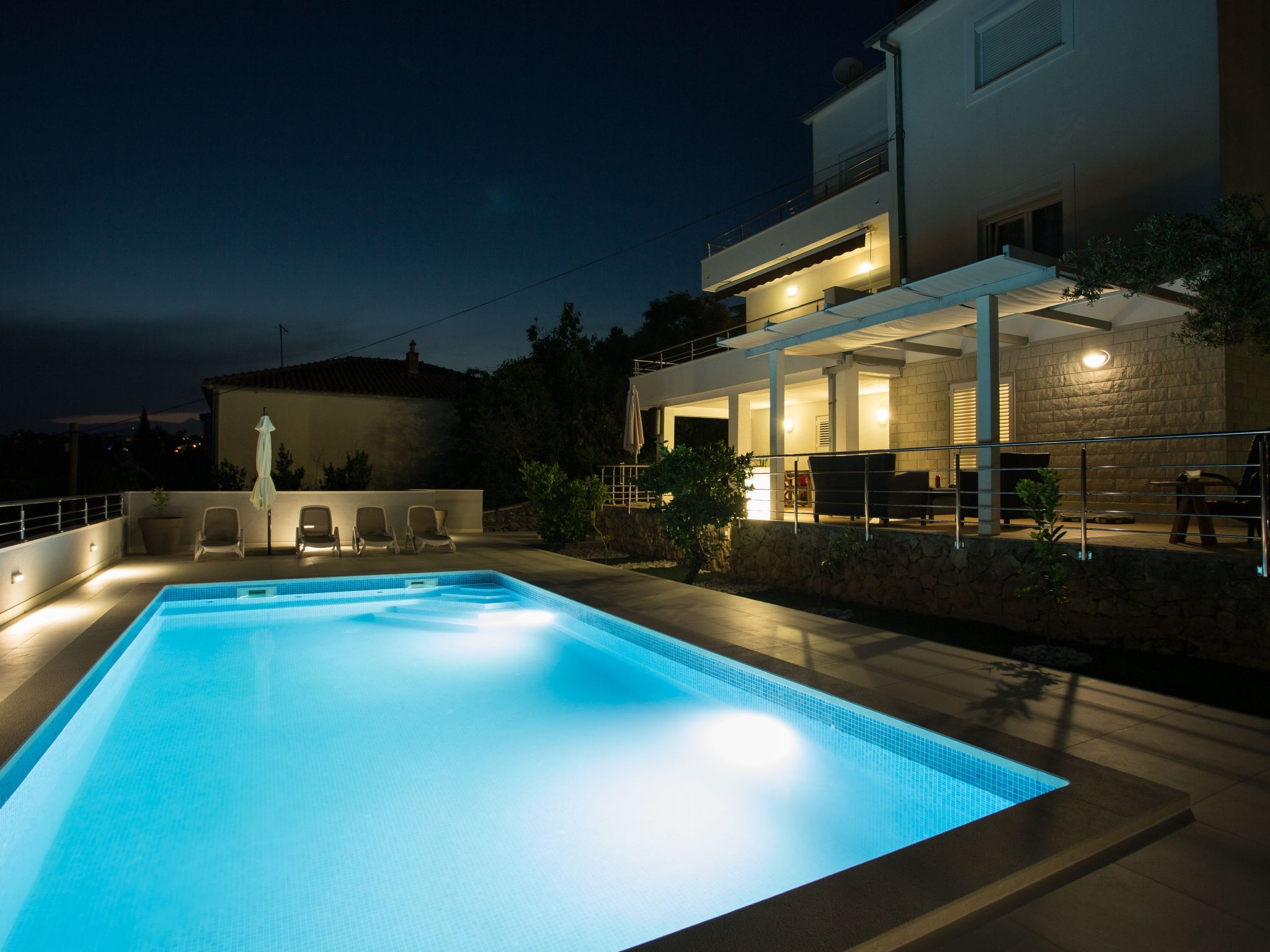 Für 5 Personen ca. 65 m&sup2; in Okrug Gornji, Adriaküste Kroatien (Kroatische