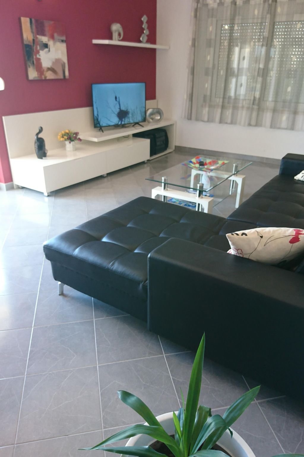 "Maya 1" mit Blick auf das Wasser-Image-tags.info