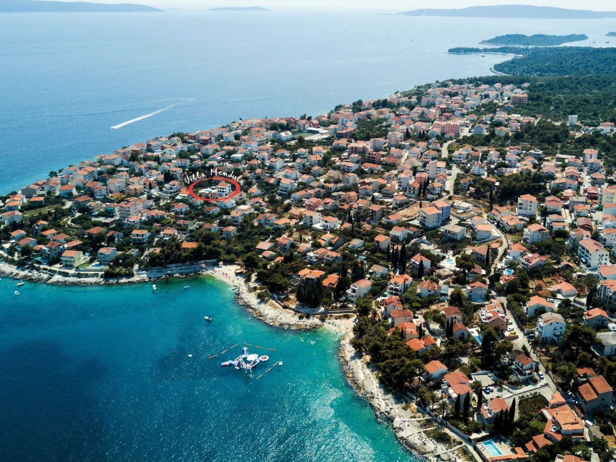 In Okrug Gornji mit Schönem Pool und Meerblick