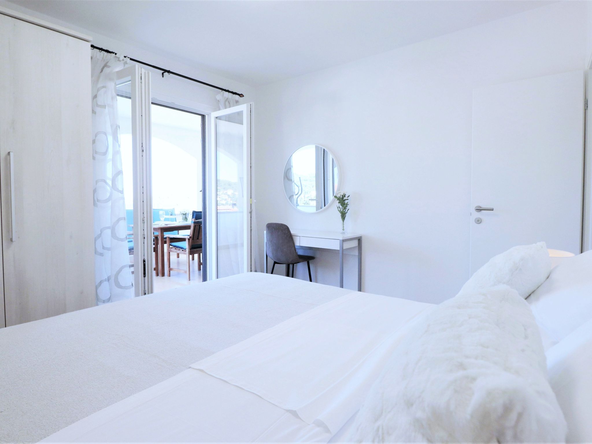 Maison in Okrug Gornji mit Schönem Pool und Meerblick – Chambre, photo 39 sur 54