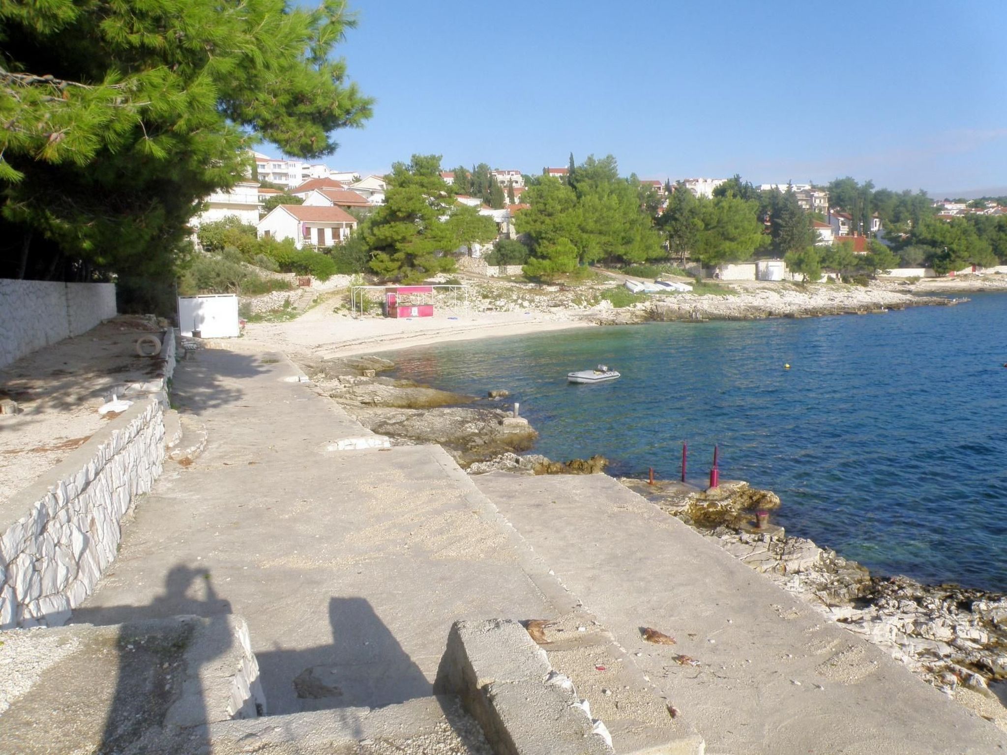 "Mladen" mit Blick auf das Wasser-Image-tags.info