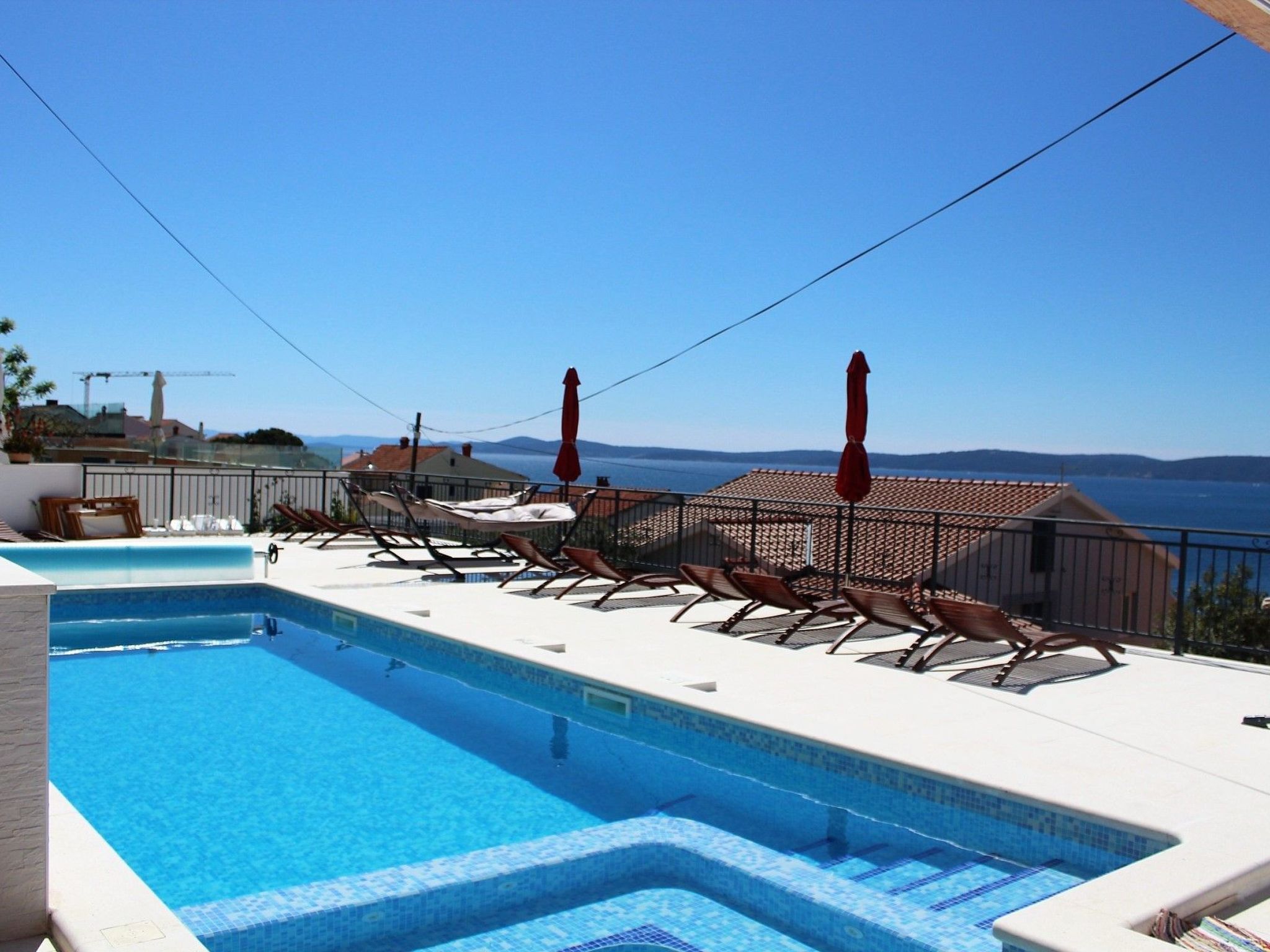 Beheiztes Schwimmbad, Familienappartement mit Meerblick