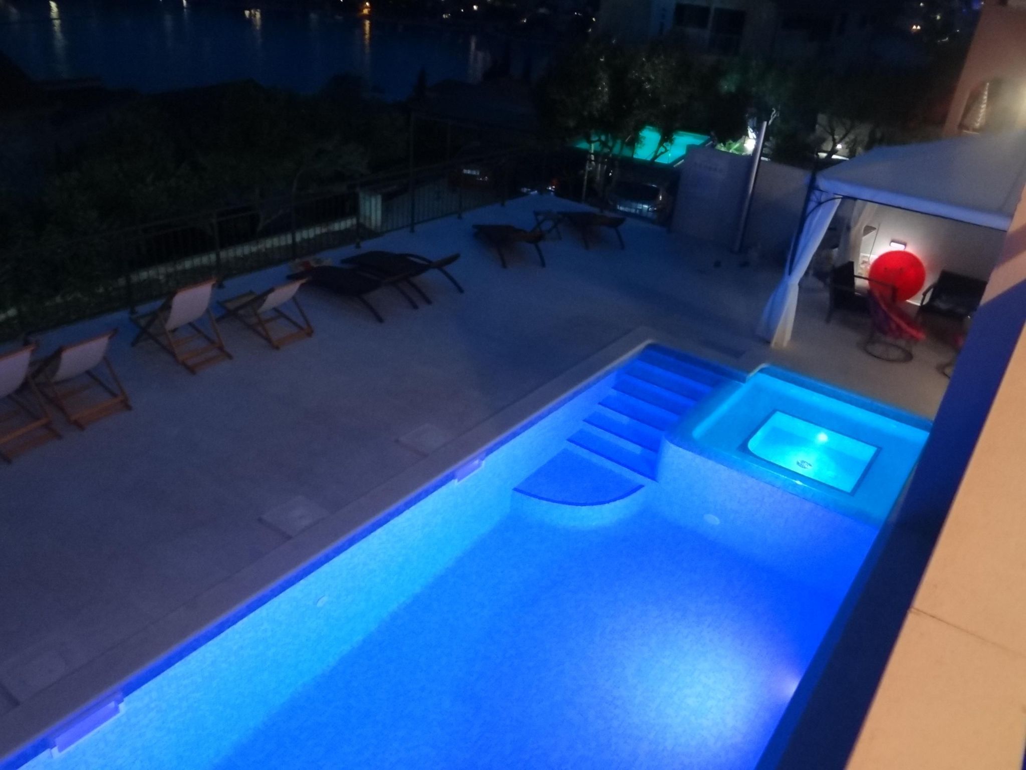 Beheiztes Schwimmbad, schattige Terrasse mit Meerblick — Pool Outdoor (4 of 16)
