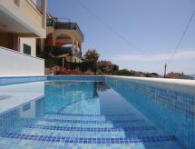 Beheiztes Schwimmbad, Familienferienwohnung