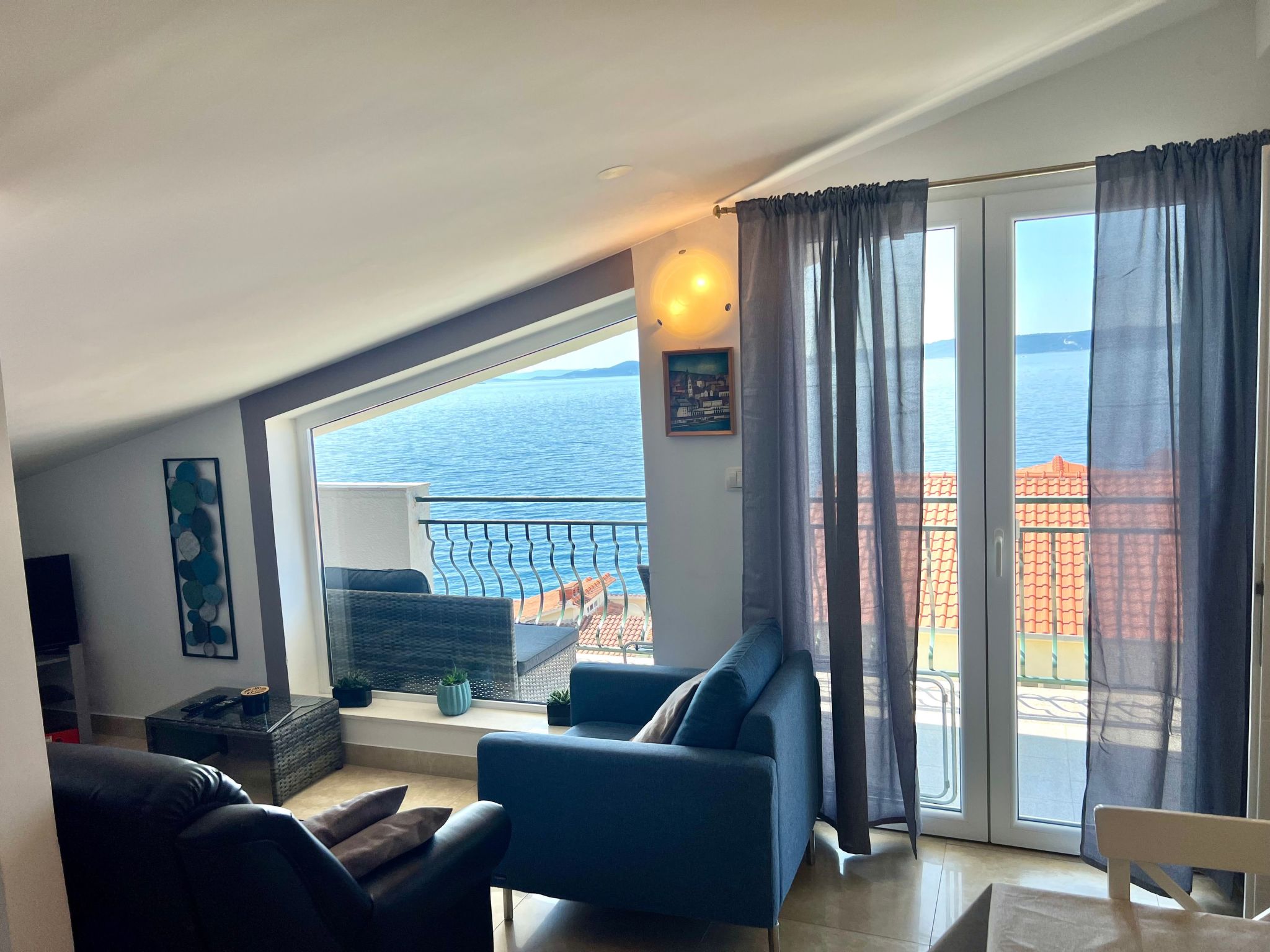 Mit Balkon und herrlichem Meerblick-Drinnen