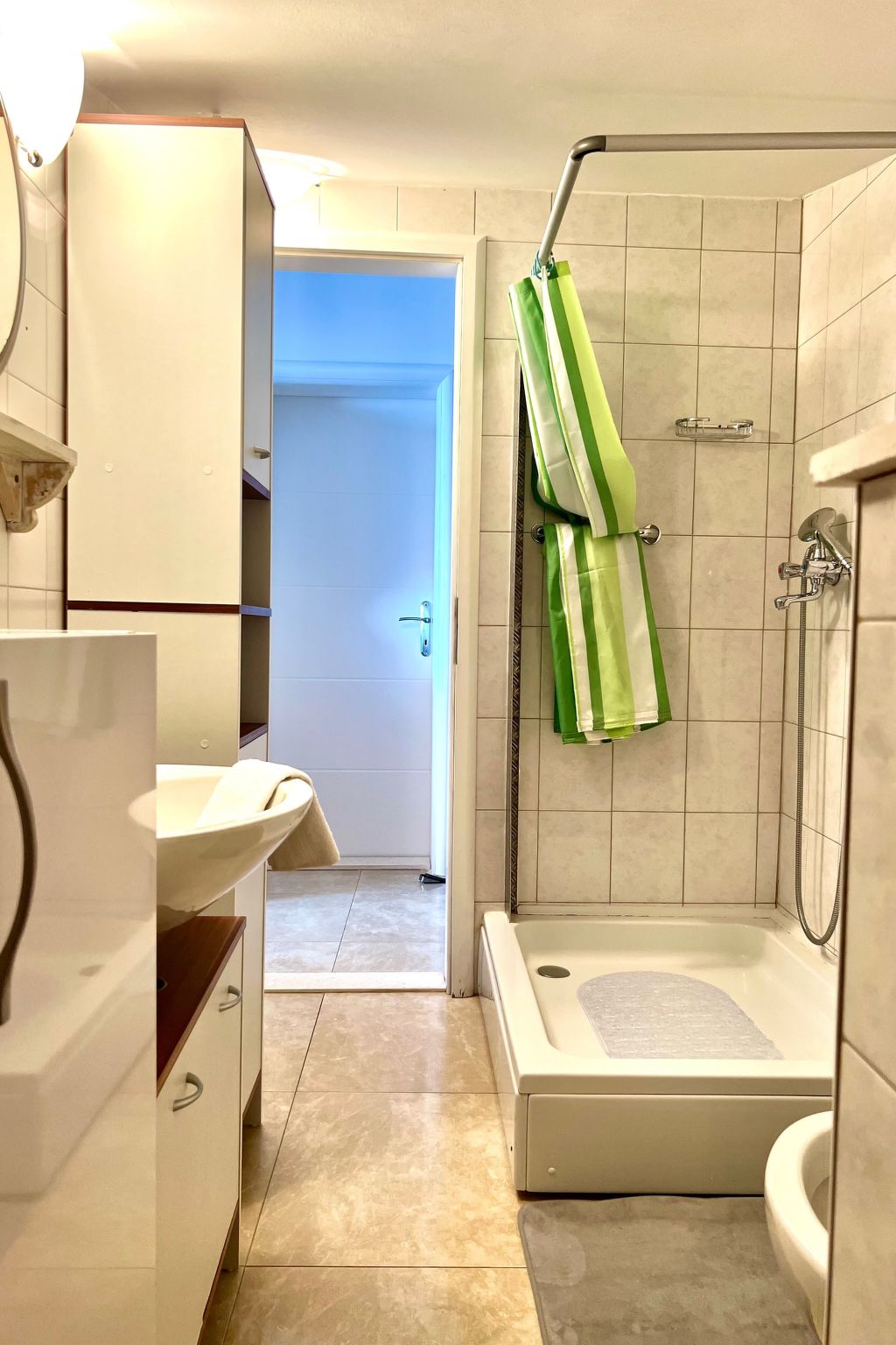 Mit Balkon und herrlichem Meerblick-Drinnen