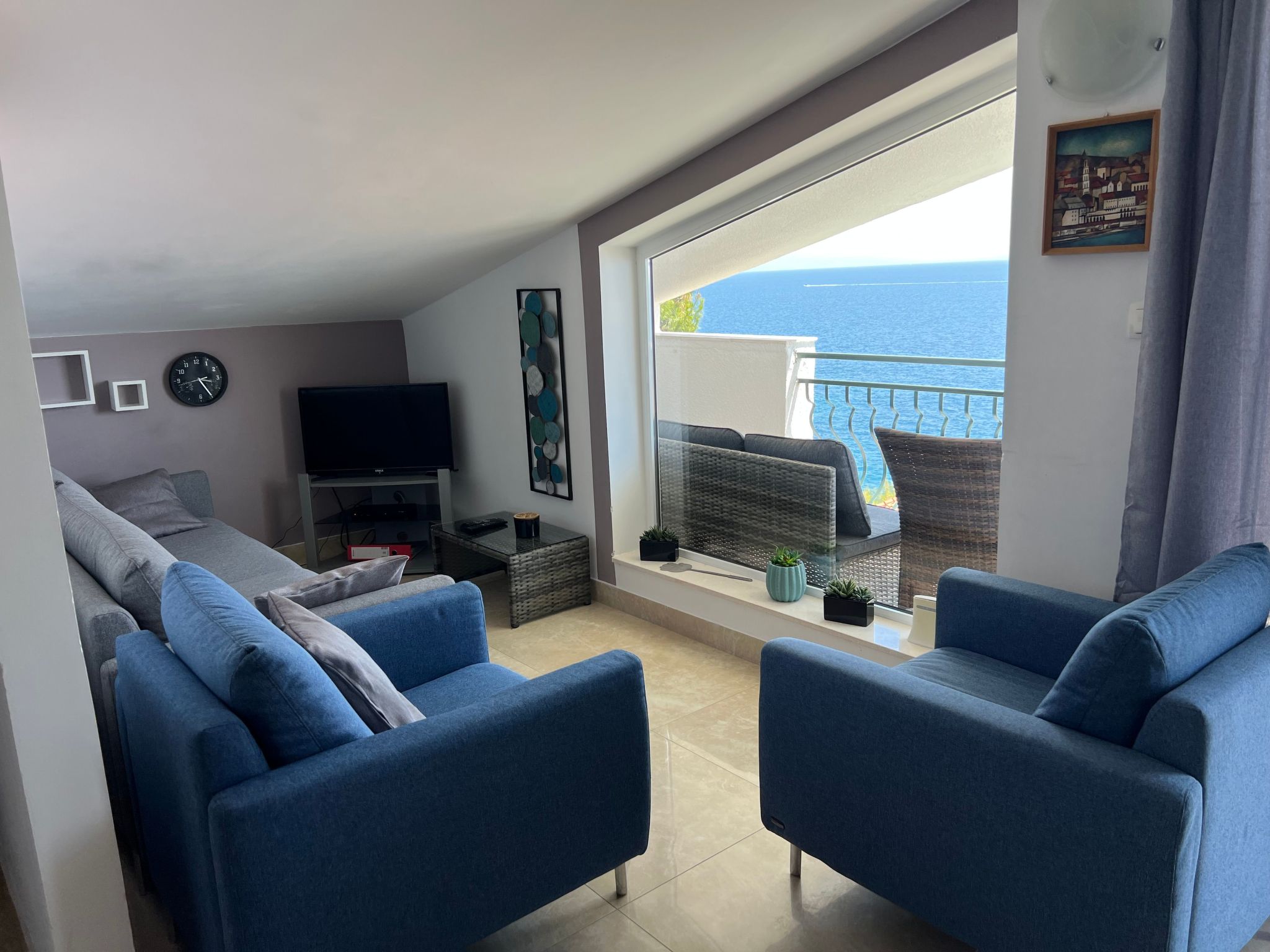 Mit Balkon und herrlichem Meerblick-Drinnen