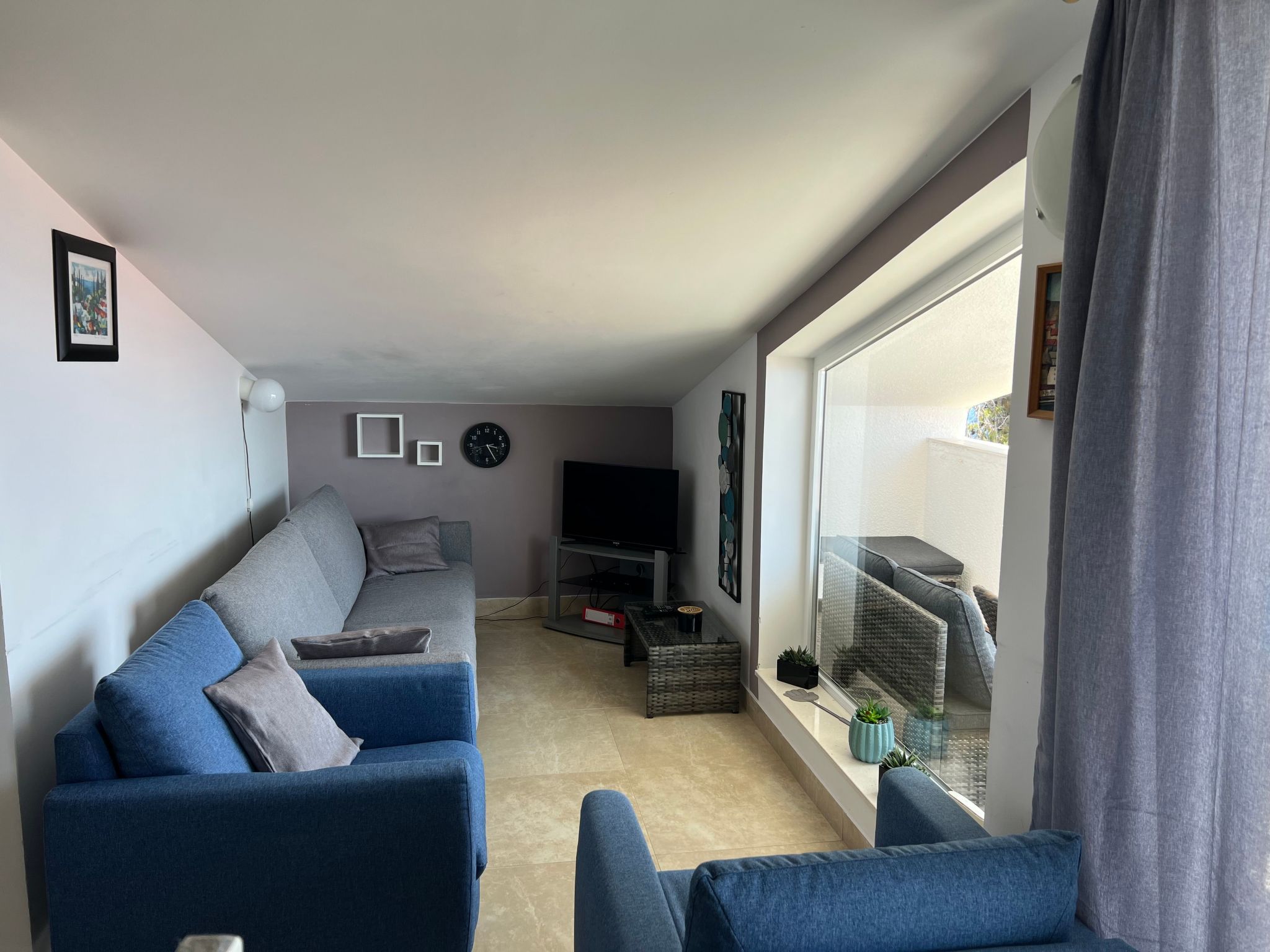 Mit Balkon und herrlichem Meerblick-Drinnen