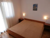 Knus appartement met balkon en zeezicht nabij Trogir - thumbnail 6