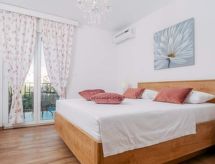 "Esthera 1" mit Balkon