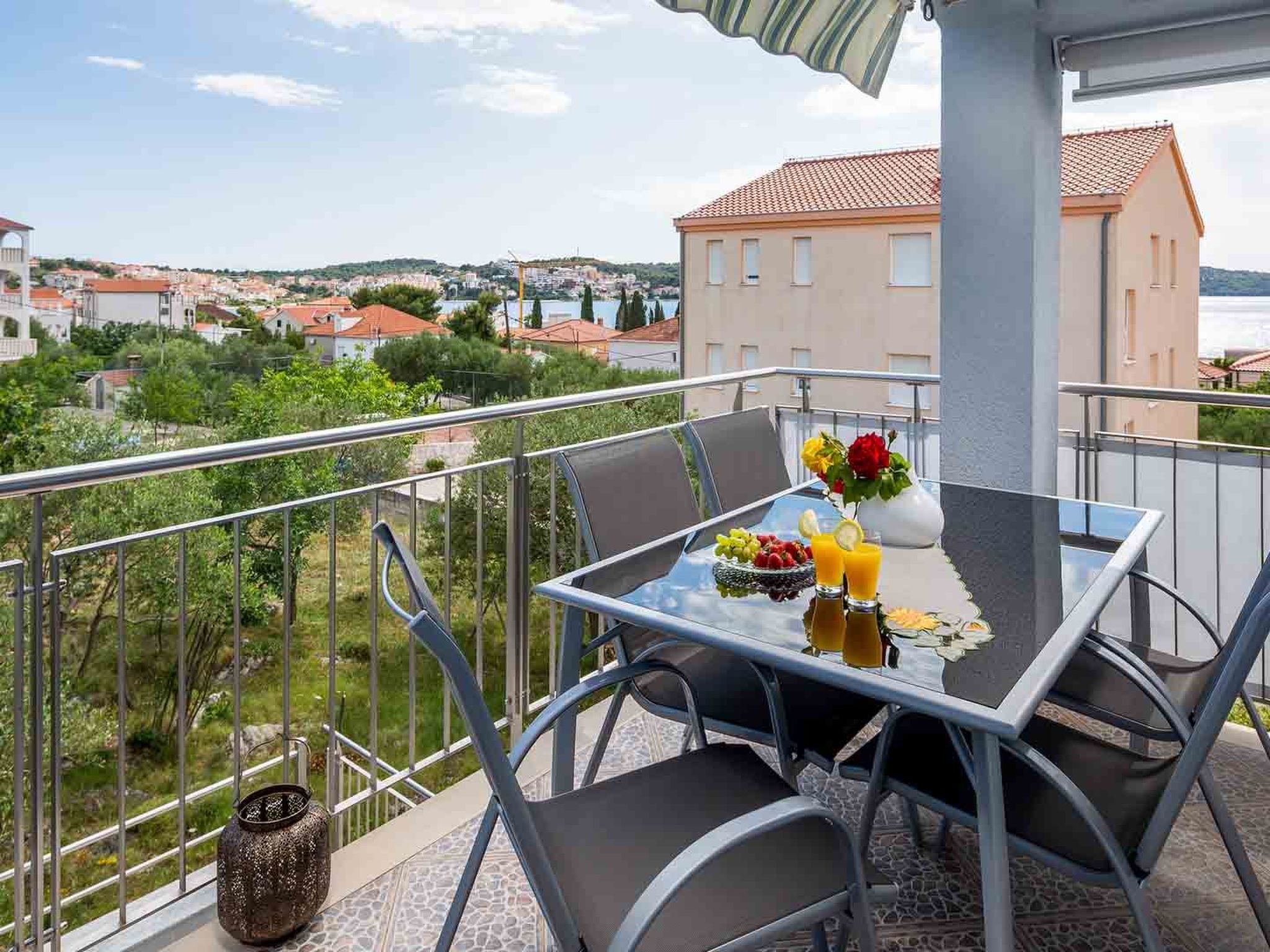 Wohnung in Okrug Gornji mit Grill und Garten