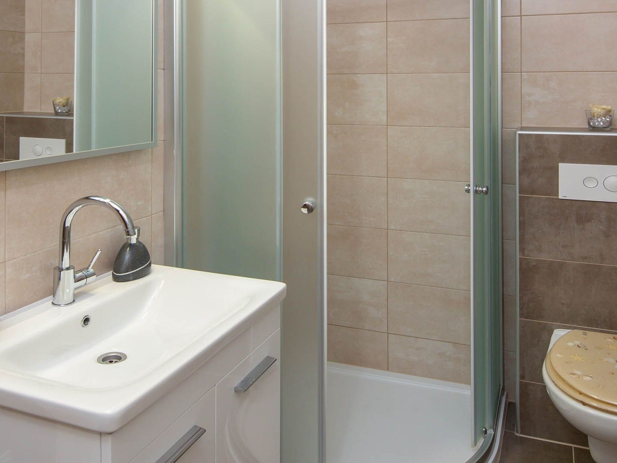 Wohnung in Okrug Gornji mit Grill und Garten-Image-tags.info