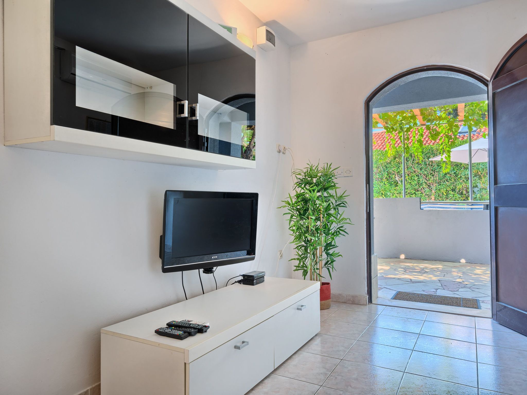 Ticic 4, Ciovo Sleeps 3-Image-tags.info
