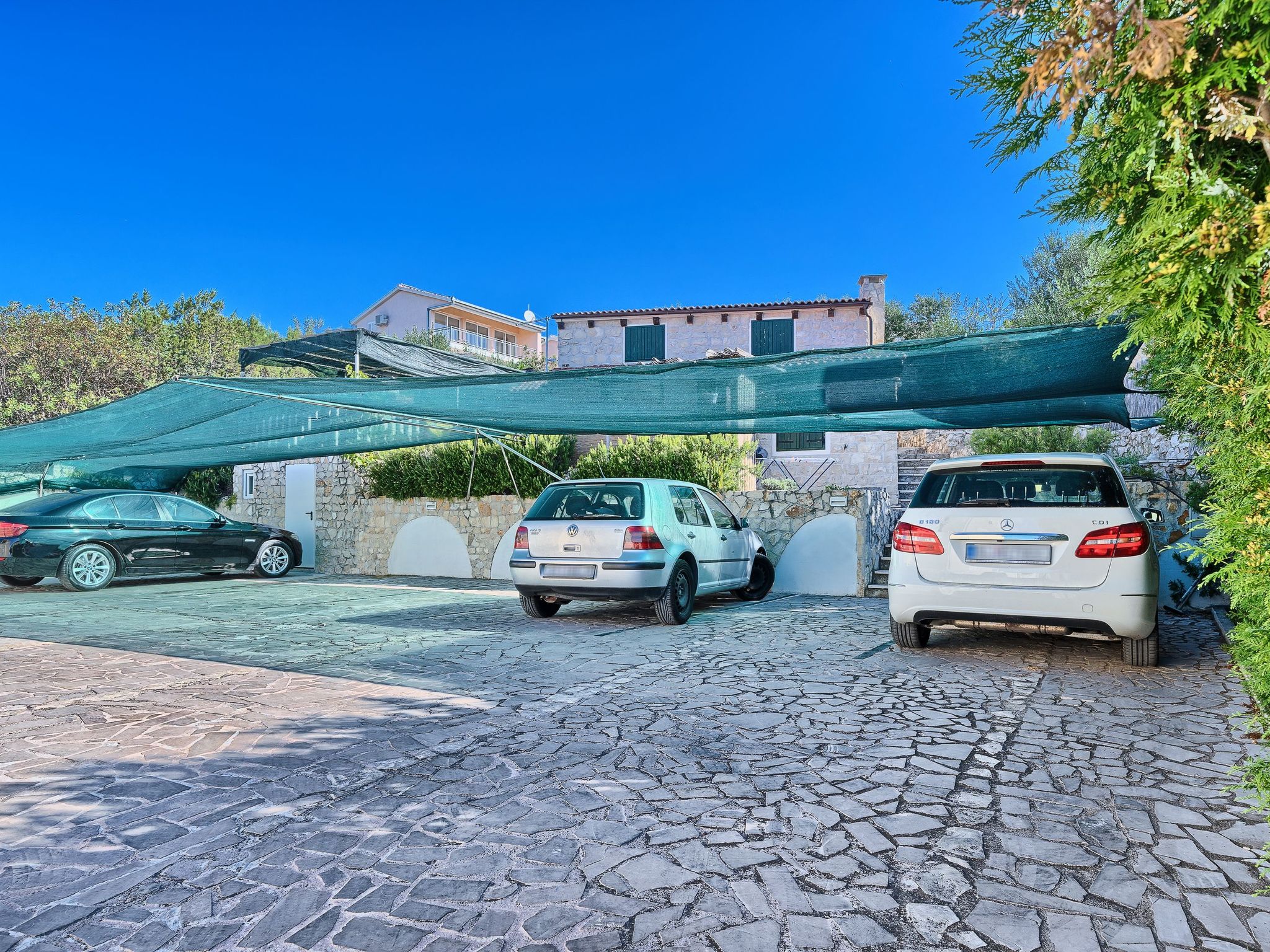 Ticic 4, Ciovo Sleeps 3-Image-tags.info