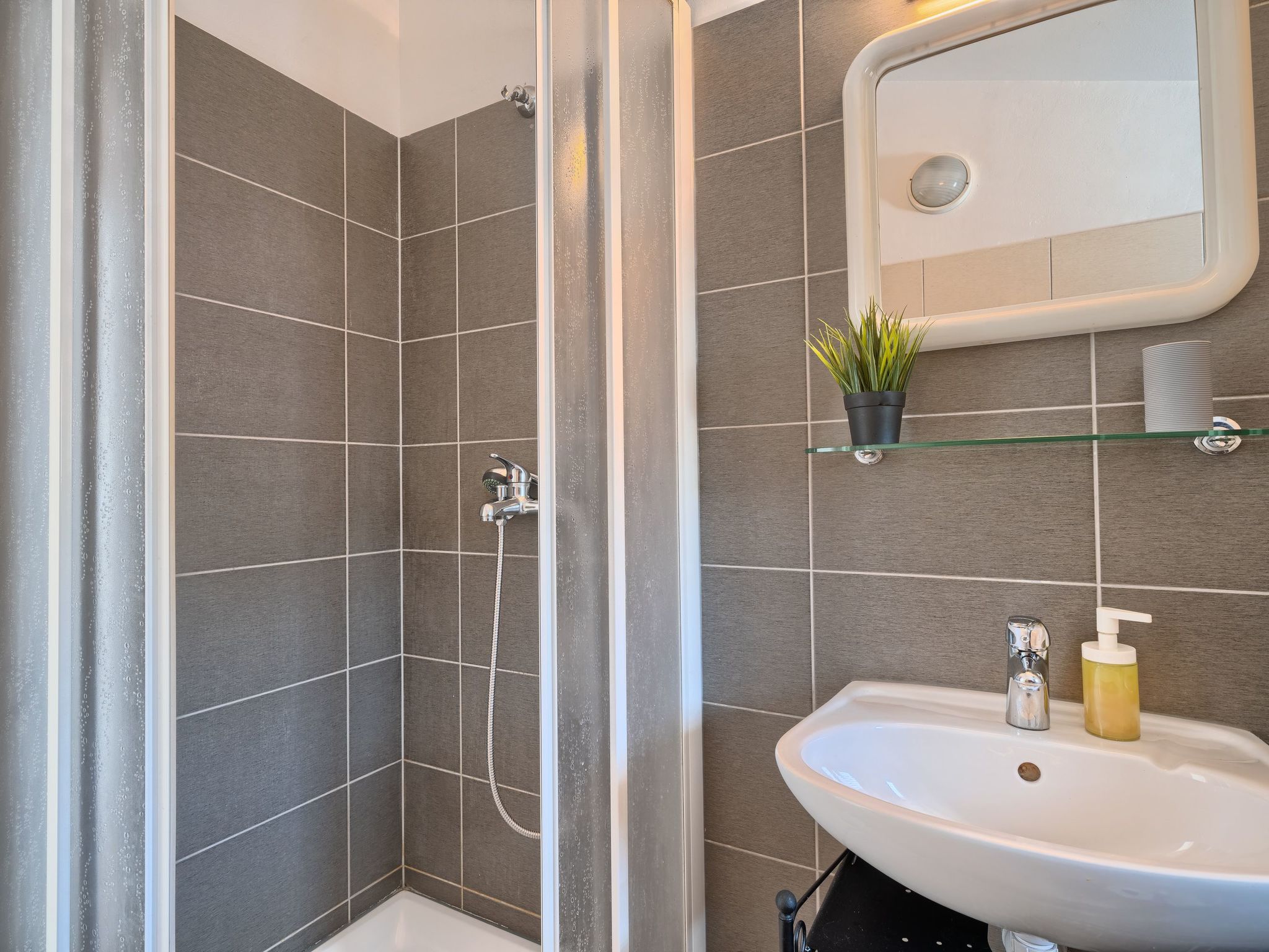 Wohnung in Okrug Gornji mit Privatem Pool-Image-tags.info