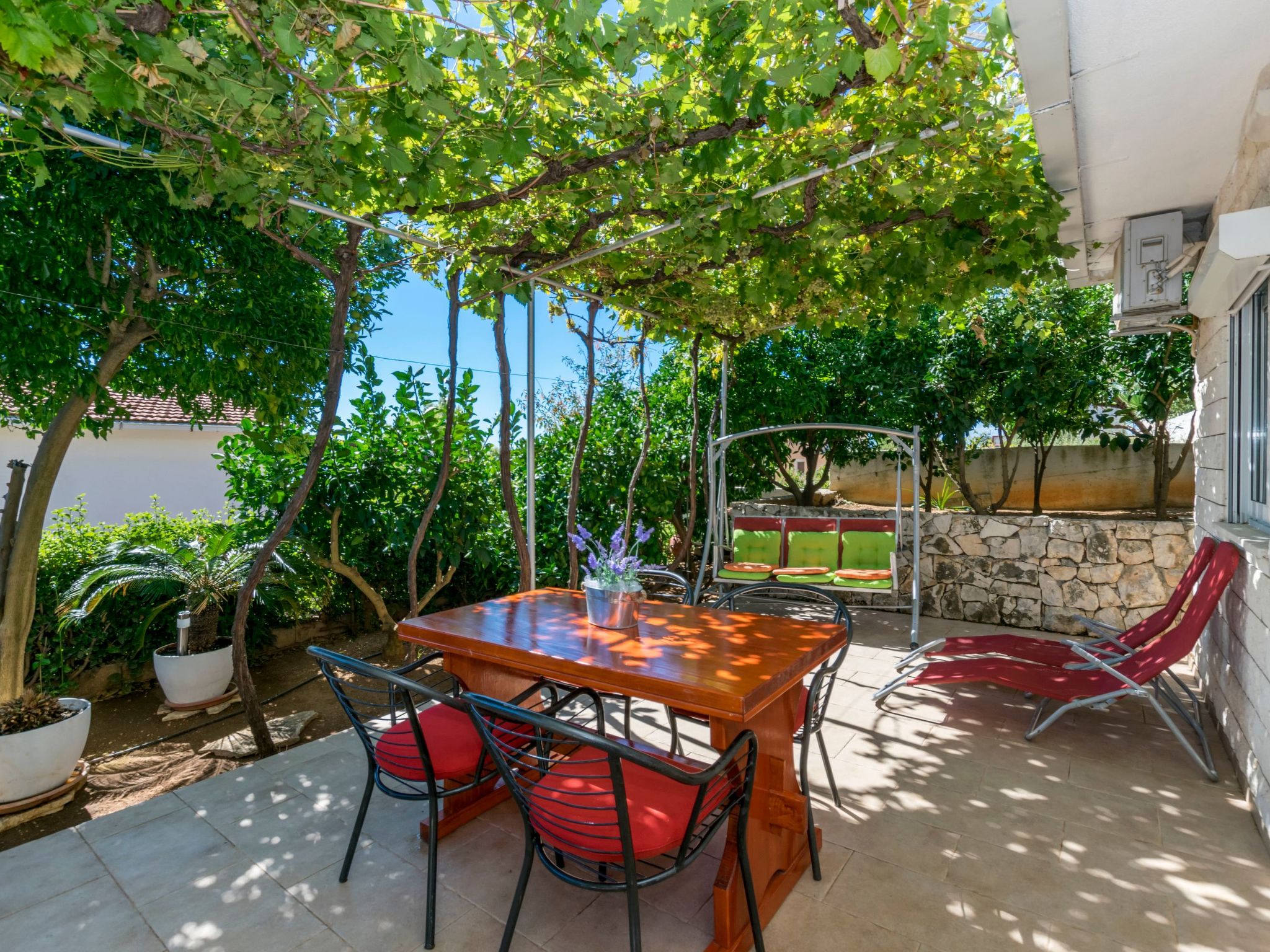 Ruhiggelegenes Apartment mit Terrasse in Strandnähe