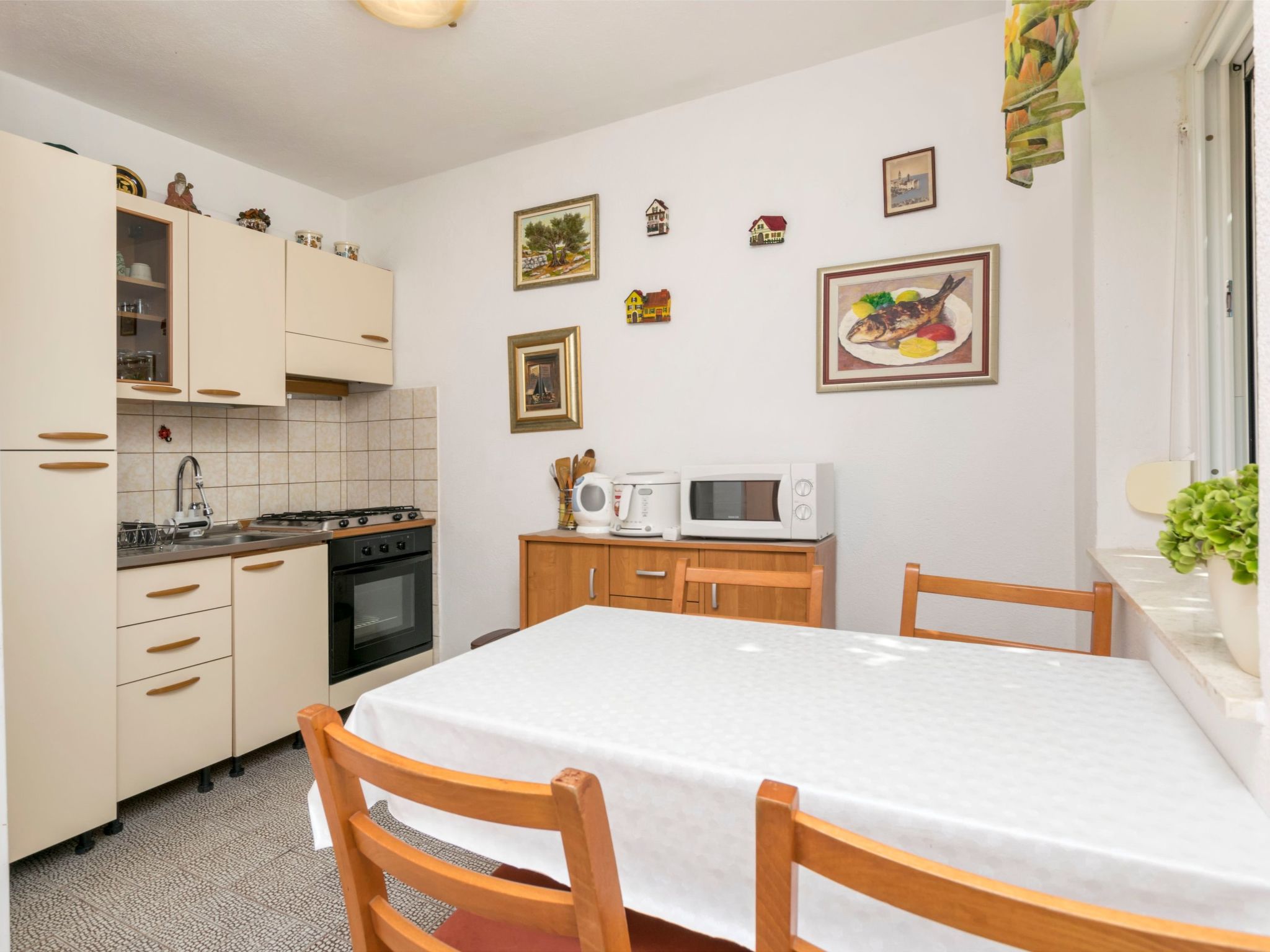 Ruhiggelegenes Apartment mit Terrasse in Strandnähe