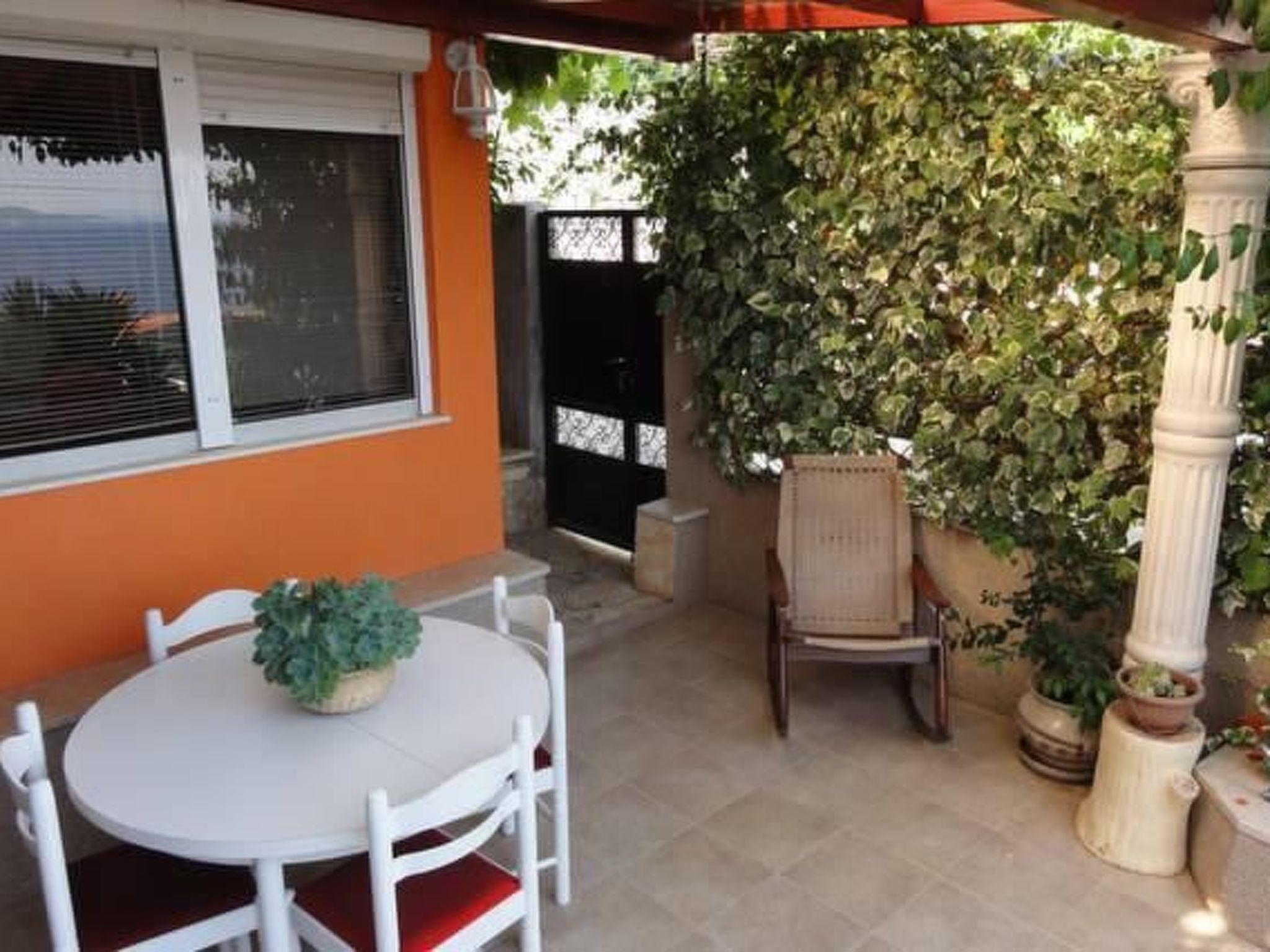 Ruhiggelegenes Sutdio mit Gartenterrasse in Strandnähe
