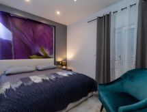 Stijlvol appartement met tuin op 250m van zee in Okrug Donji - thumbnail 3