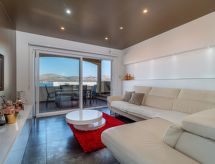 Stijlvol appartement met tuin op 250m van zee in Okrug Donji - thumbnail 6