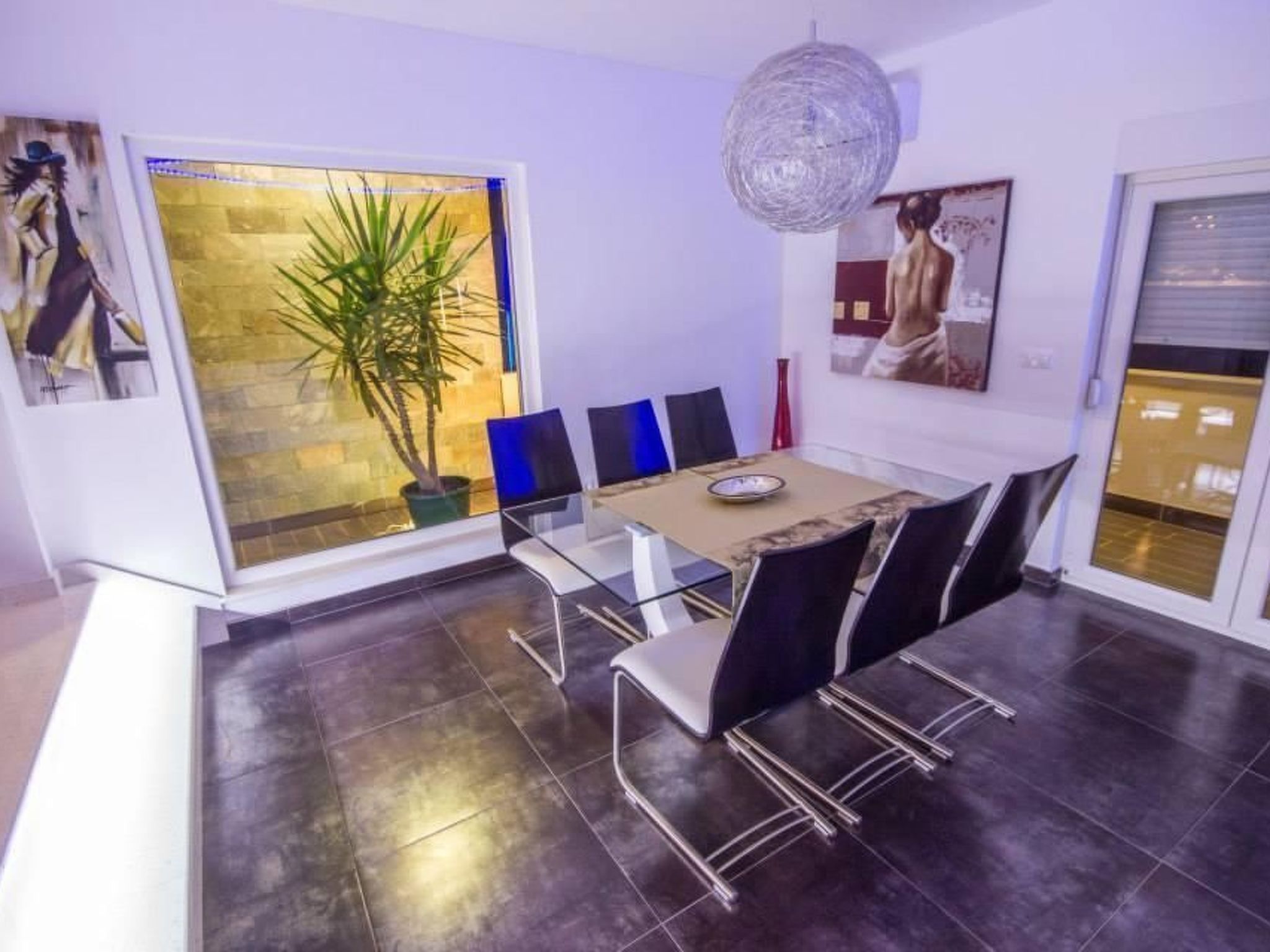 Stijlvol appartement met tuin op 250m van zee in Okrug Donji - foto 33