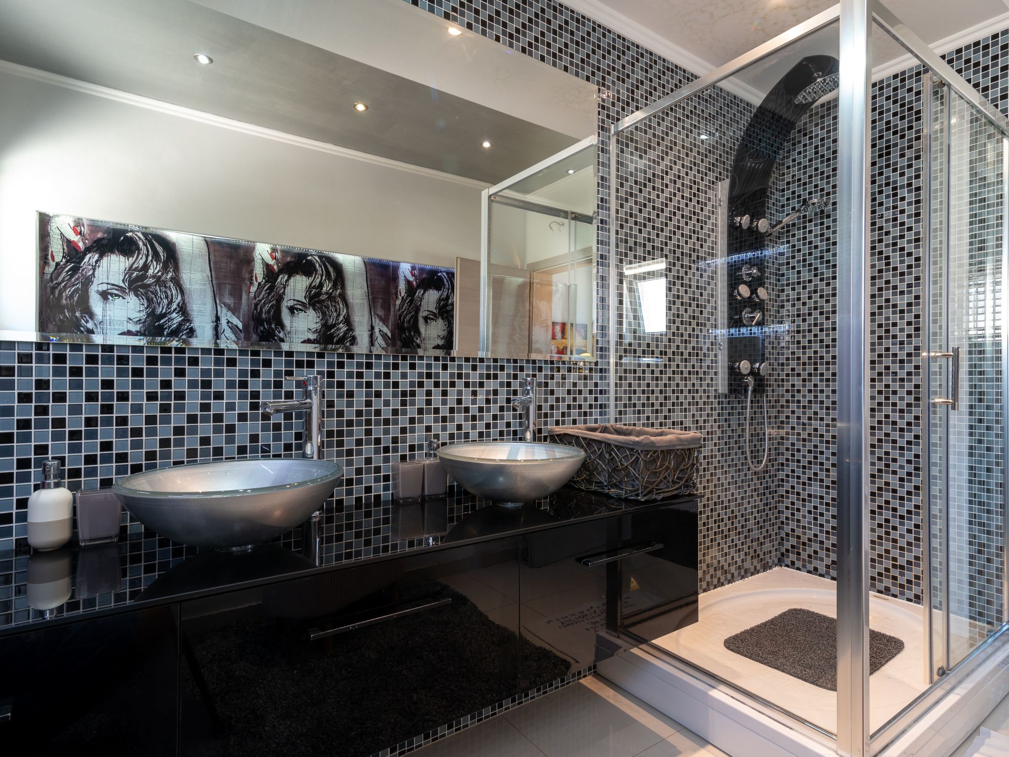 Stijlvol appartement met tuin op 250m van zee in Okrug Donji - foto 15