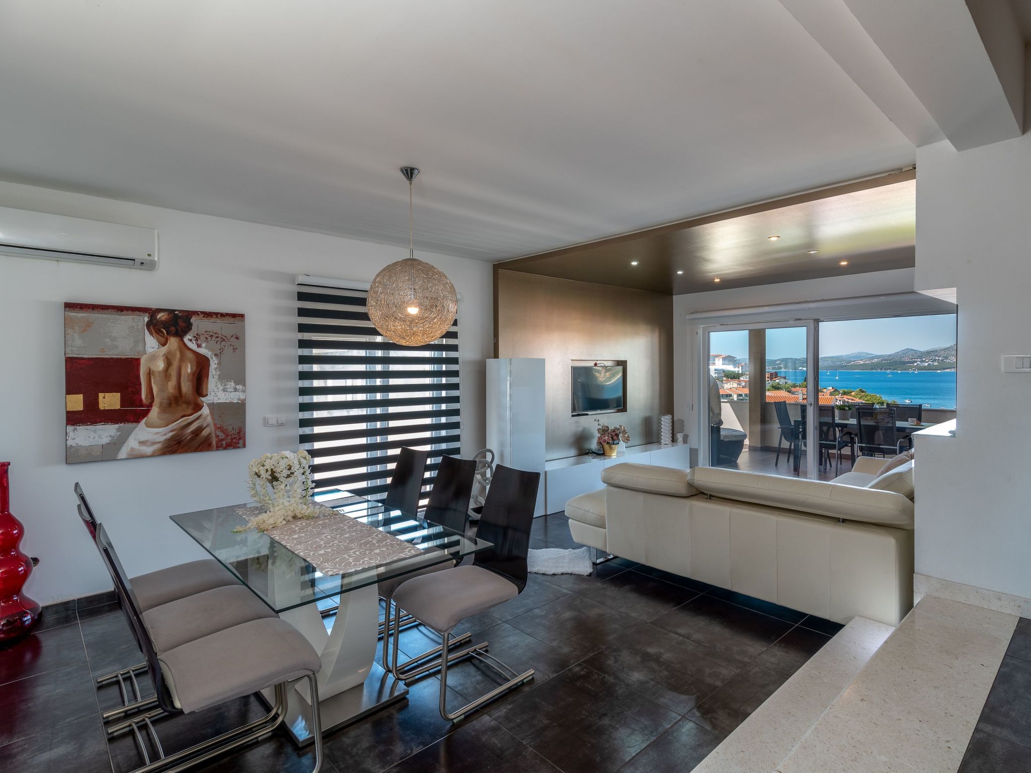 Stijlvol appartement met tuin op 250m van zee in Okrug Donji - foto 21