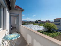 Zonnig appartement voor 6 in Kaštela, op 1 km van zee - thumbnail 1