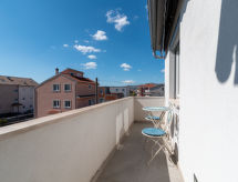 Zonnig appartement voor 6 in Kaštela, op 1 km van zee - thumbnail 5
