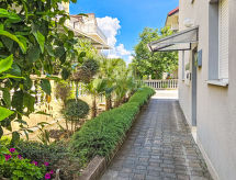 Zonnig appartement met 2 slaapkamers vlakbij zee in Kaštela - thumbnail 6