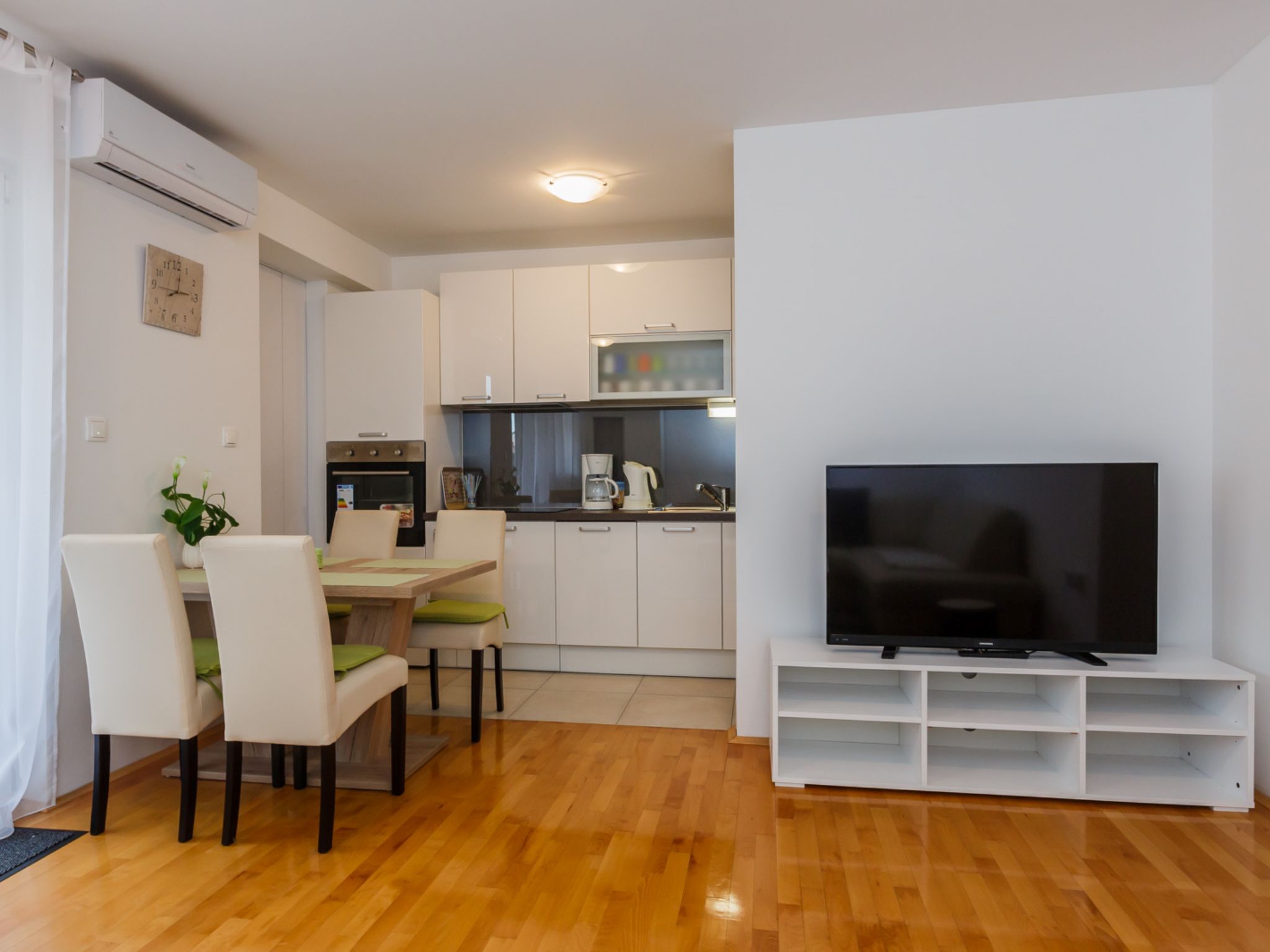 Zonnig appartement met 2 slaapkamers vlakbij zee in Kaštela - foto 12