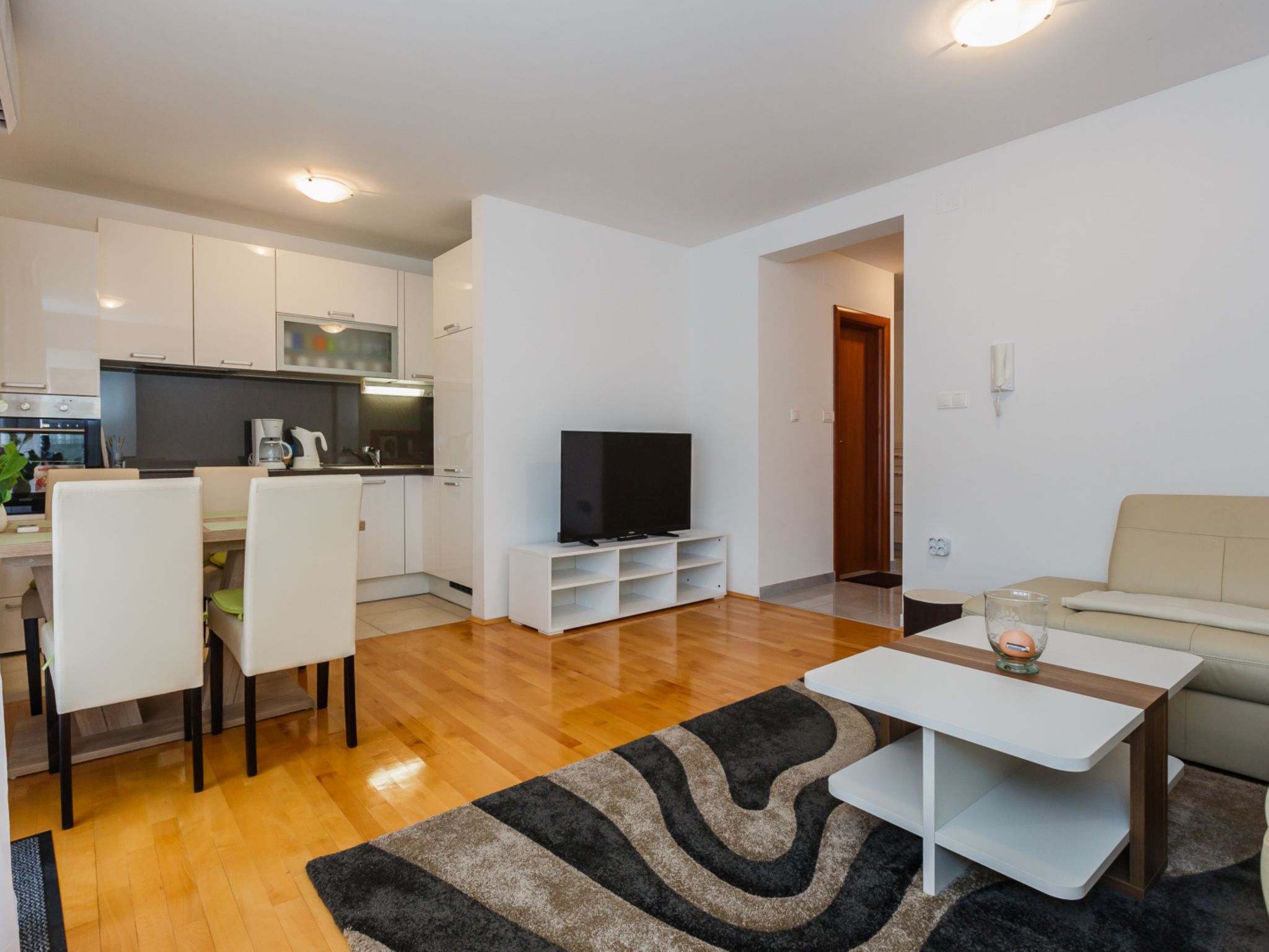 Zonnig appartement met 2 slaapkamers vlakbij zee in Kaštela - foto 9