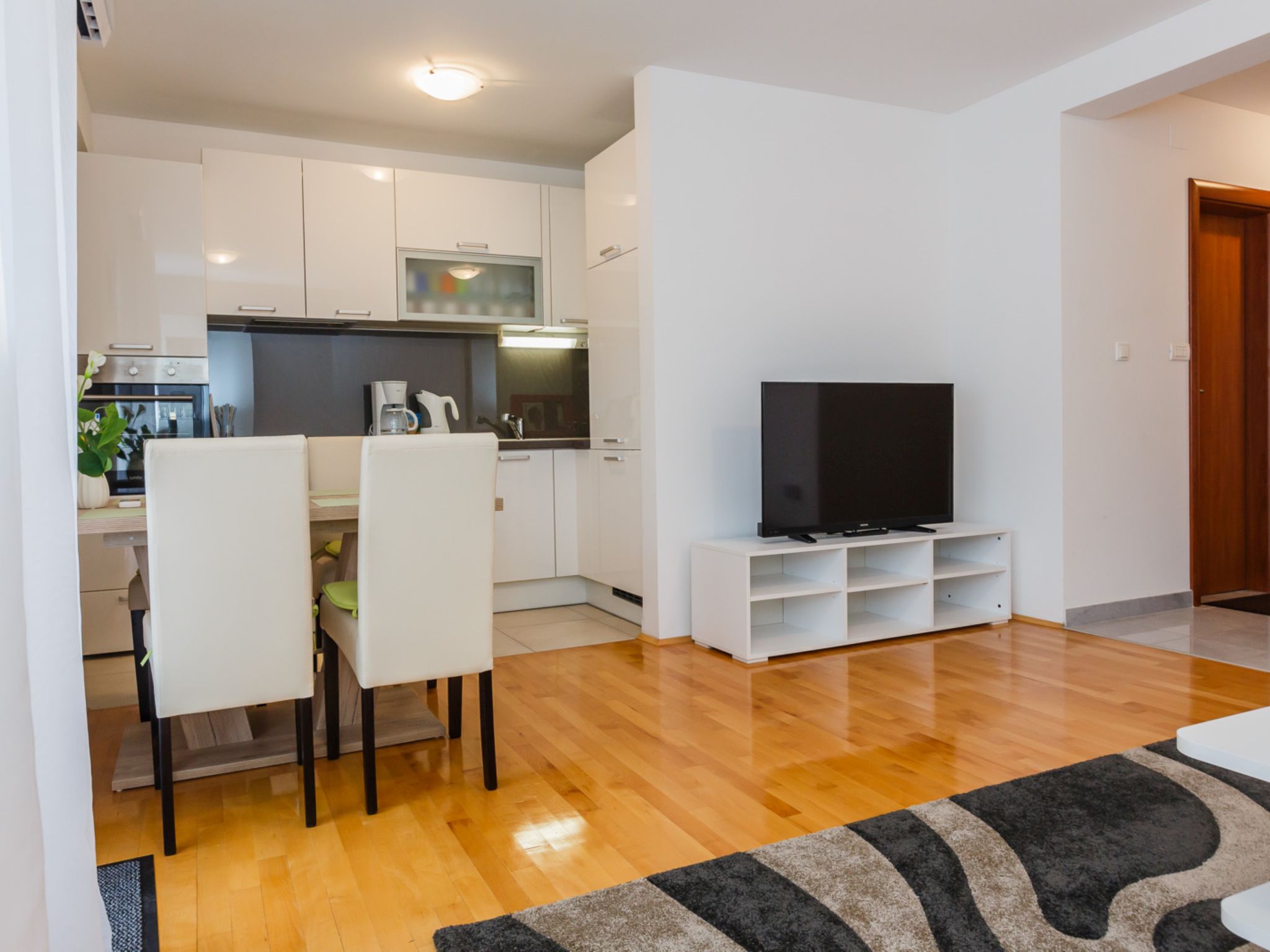 Zonnig appartement met 2 slaapkamers vlakbij zee in Kaštela - foto 17